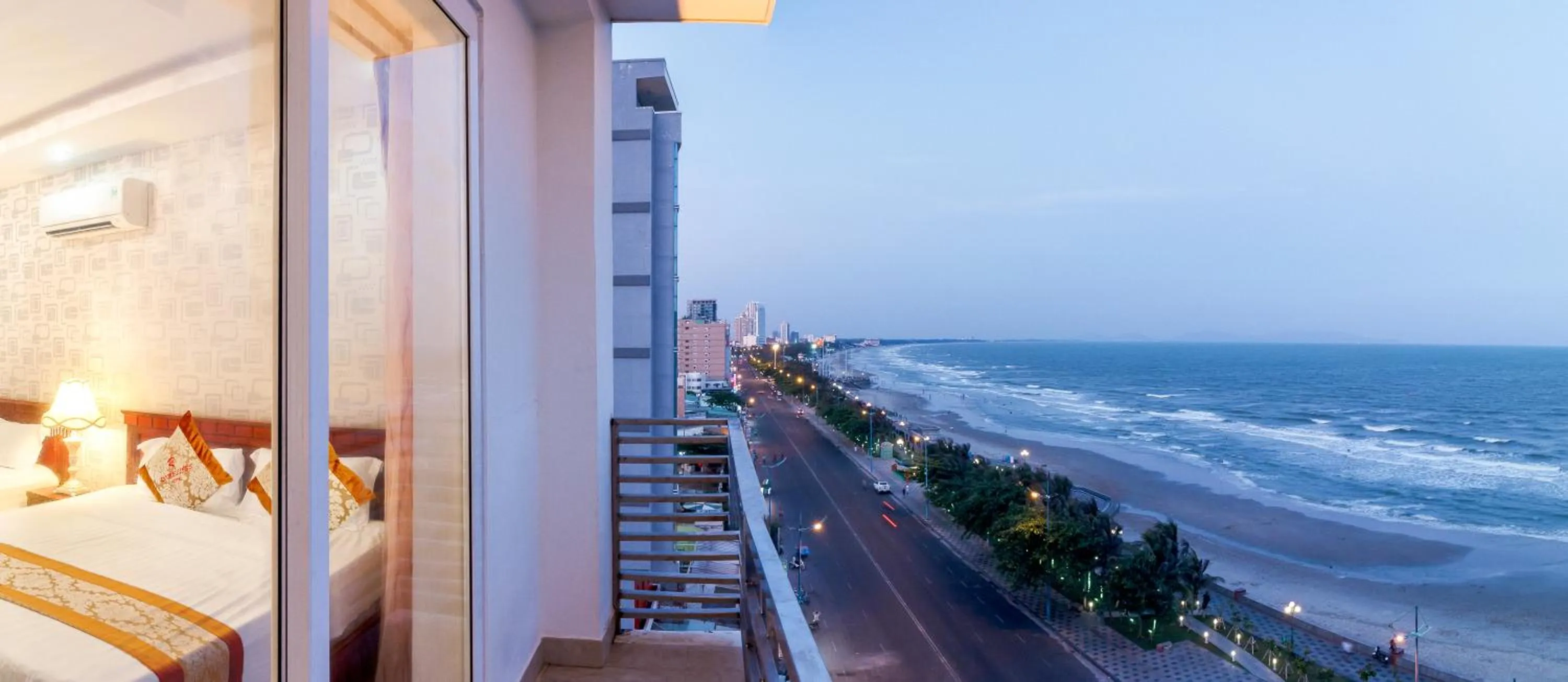 Bed in Romeliess Hotel