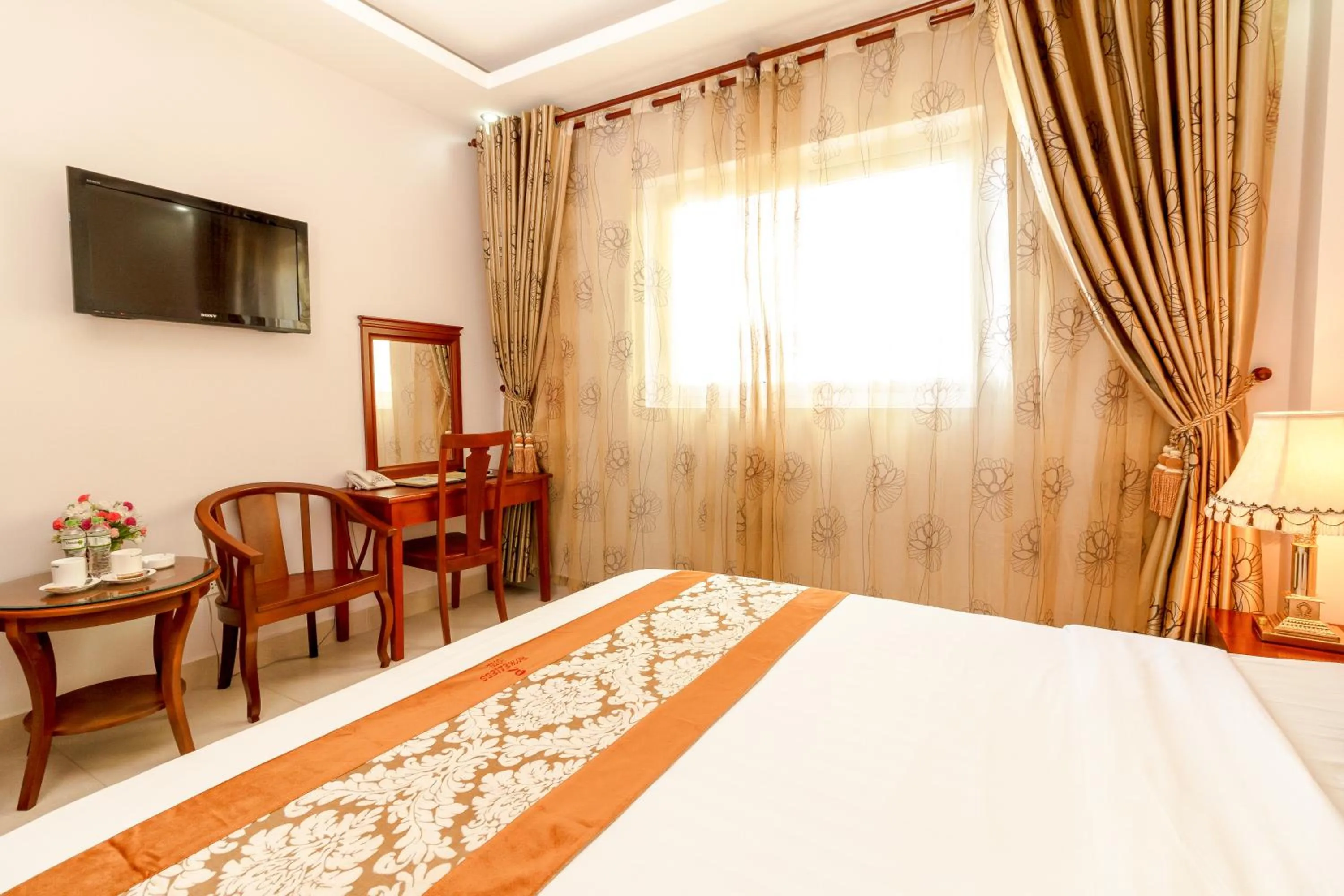 Bed in Romeliess Hotel