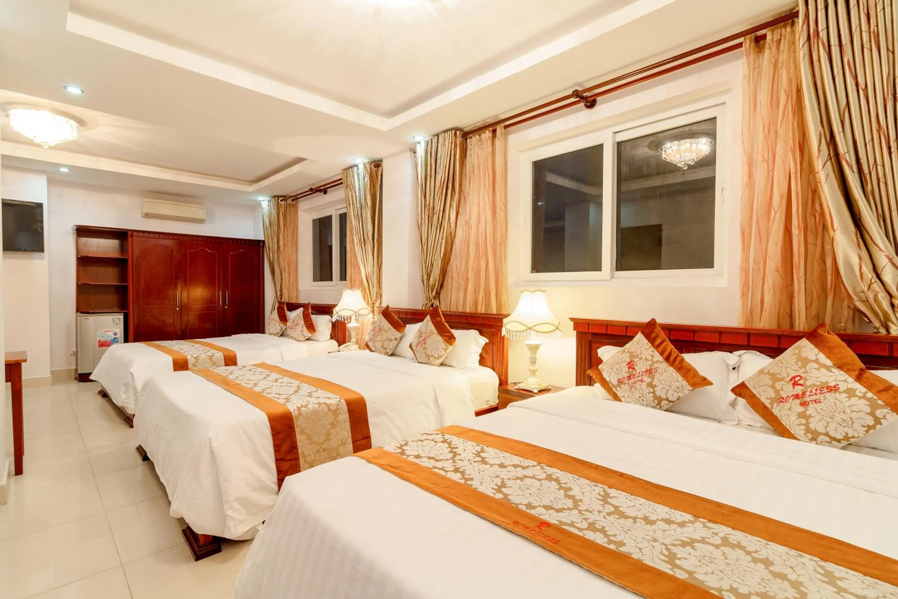 Bed in Romeliess Hotel