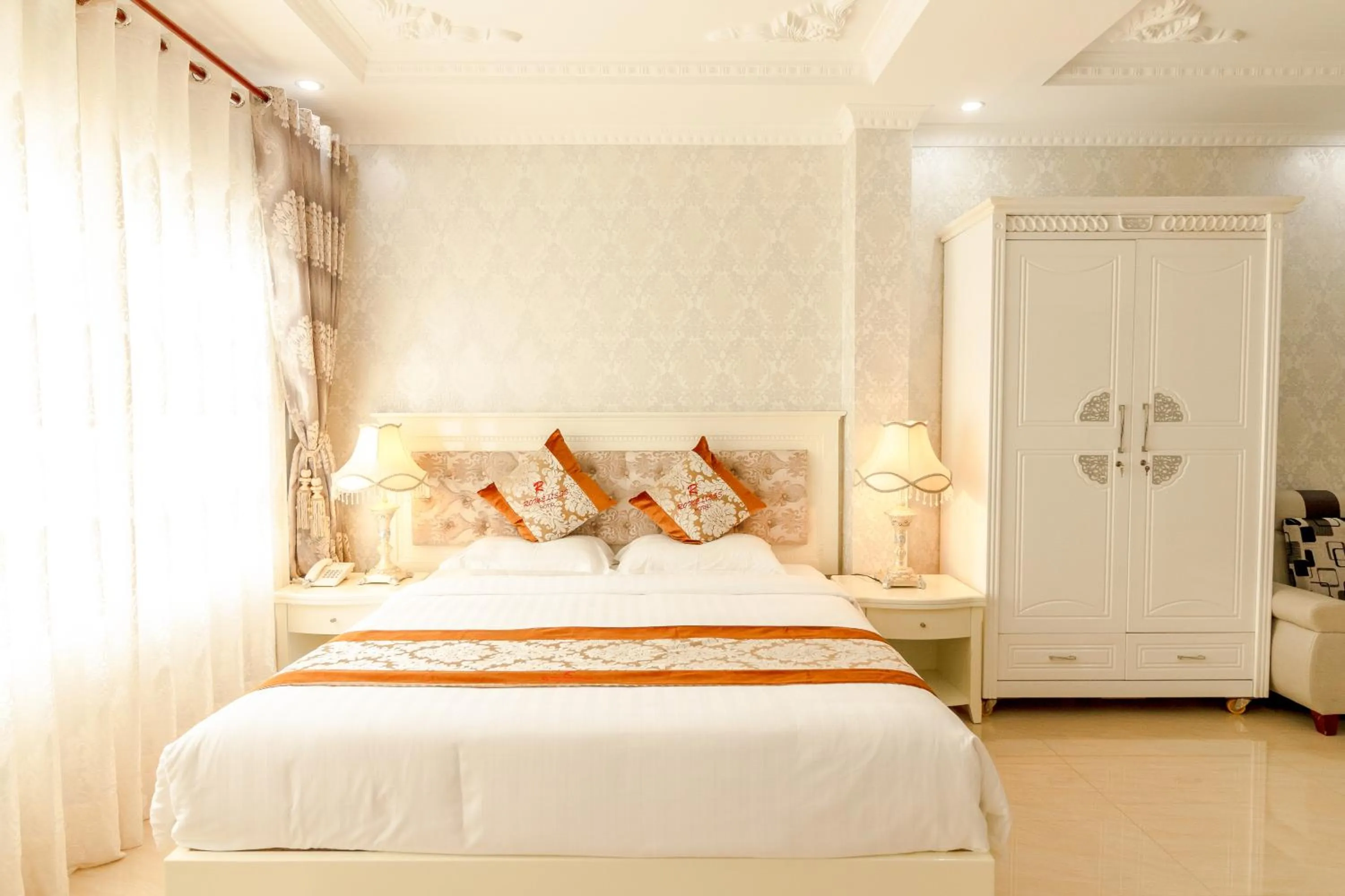 Bed in Romeliess Hotel