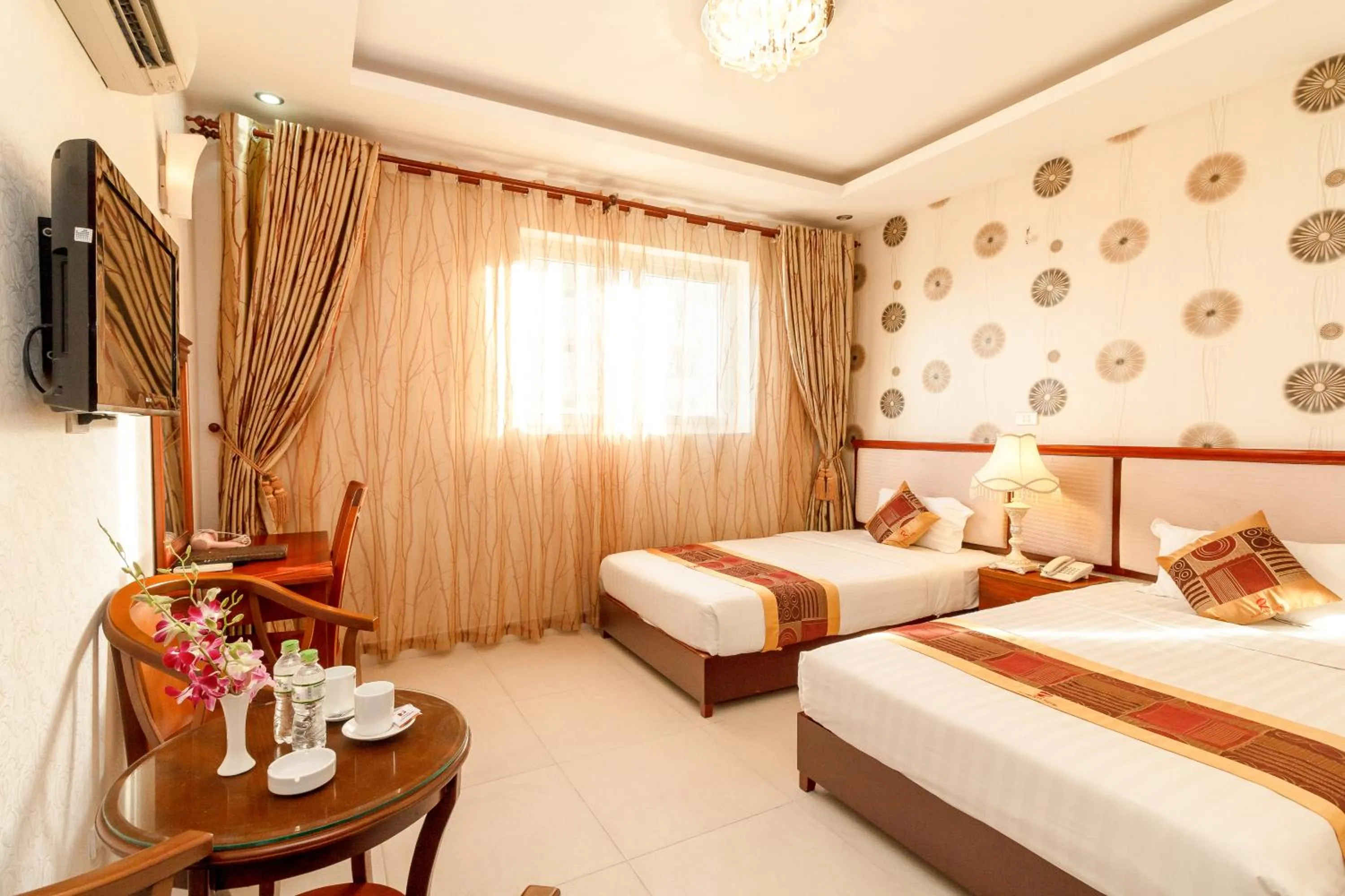 Bed in Romeliess Hotel