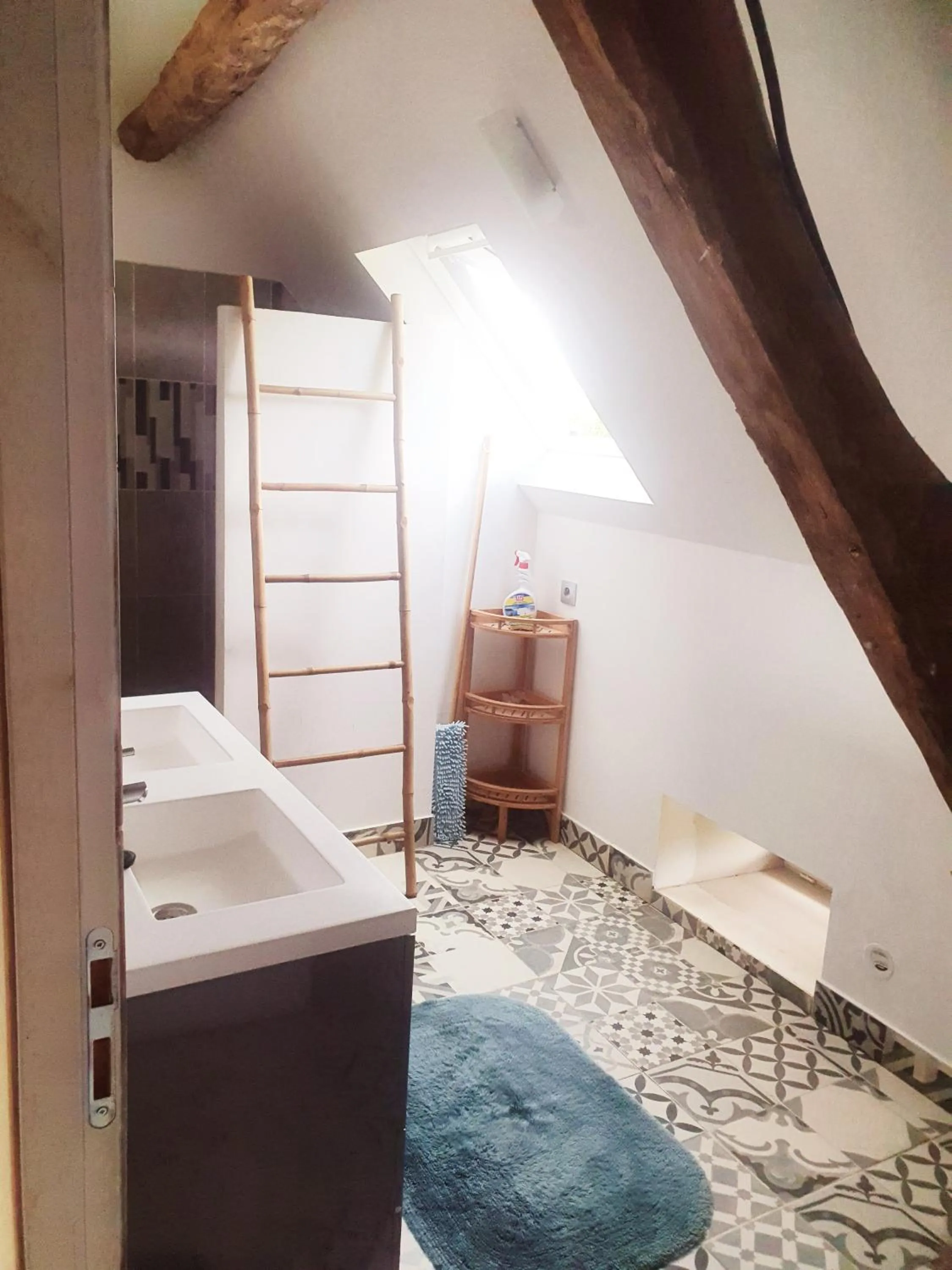 Bathroom, Bed in Chambres d'hôtes Gourdon