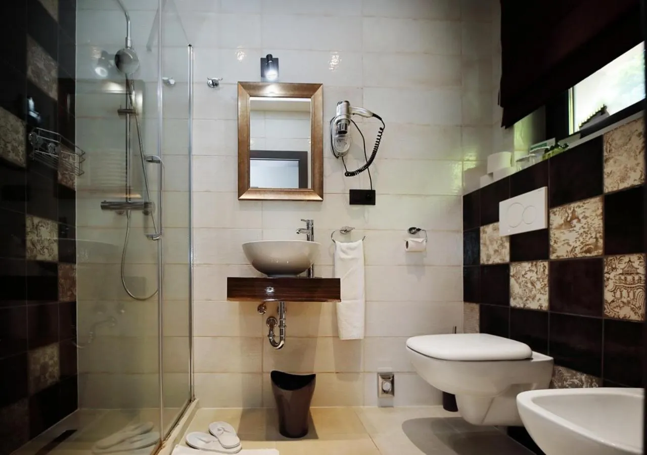 Shower in Hotel Golden Key, 4 Stars Superior