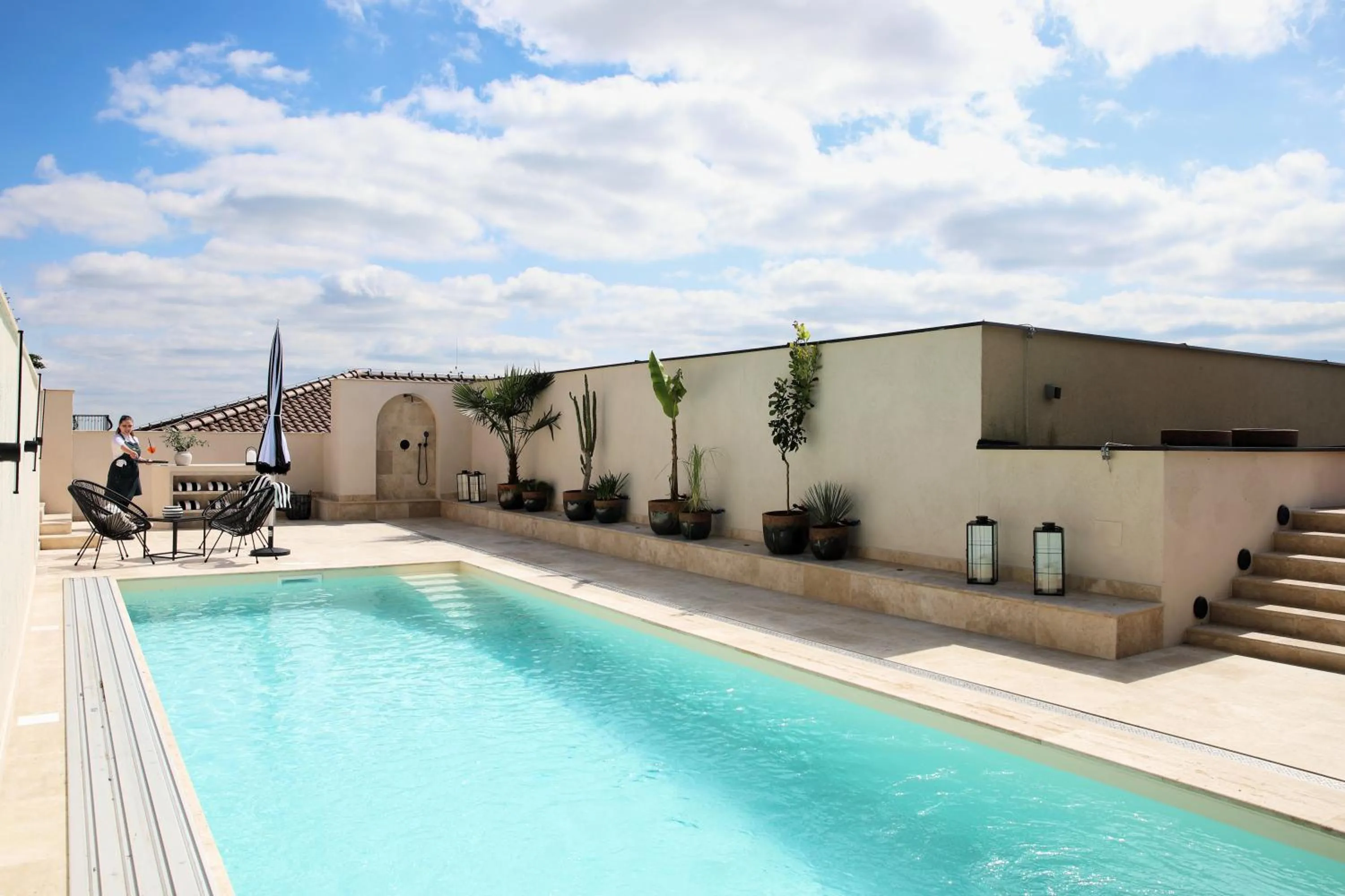 Swimming pool in Hotel Golden Key, 4 Stars Superior