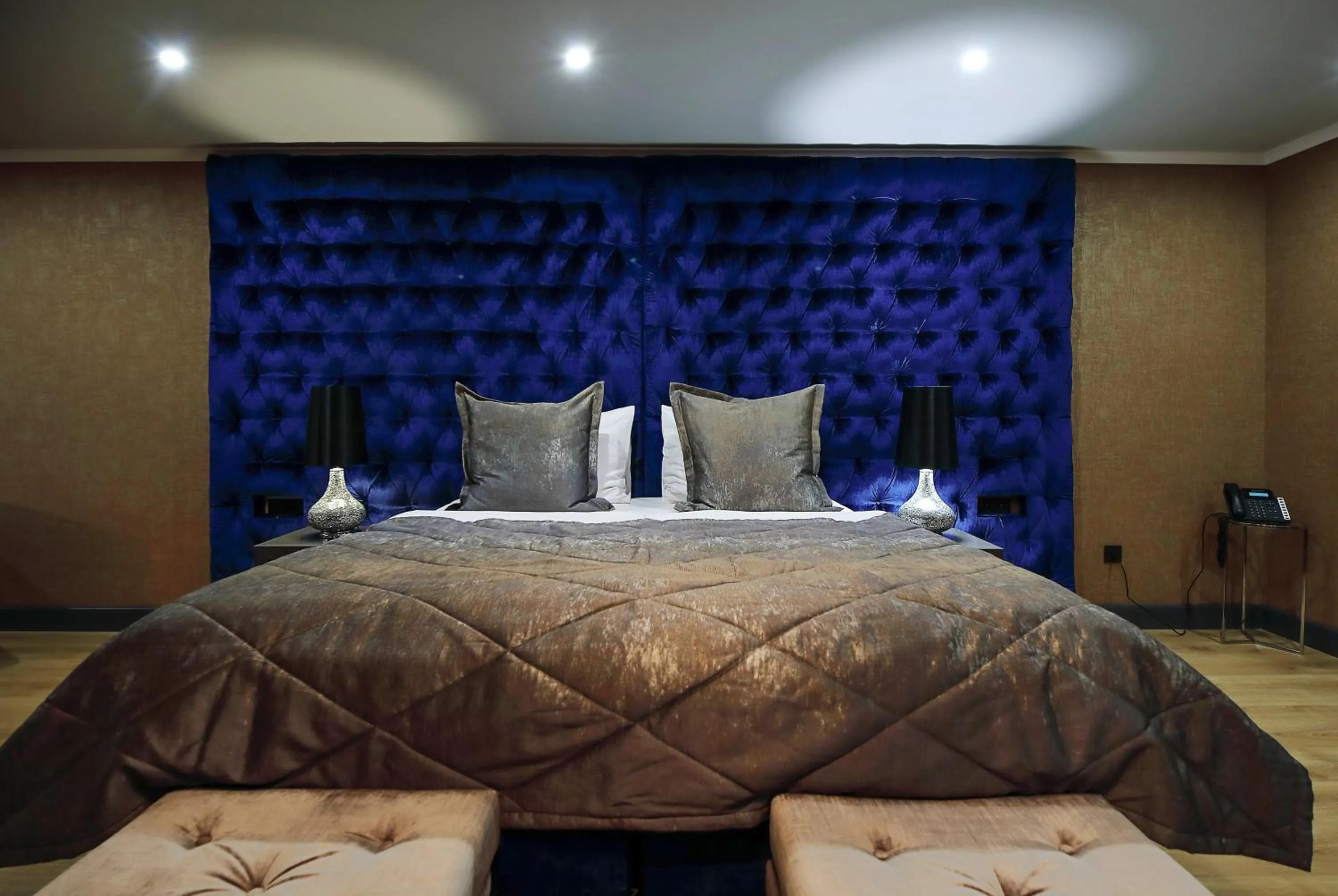 Photo of the whole room, Bed in Hotel Golden Key, 4 Stars Superior