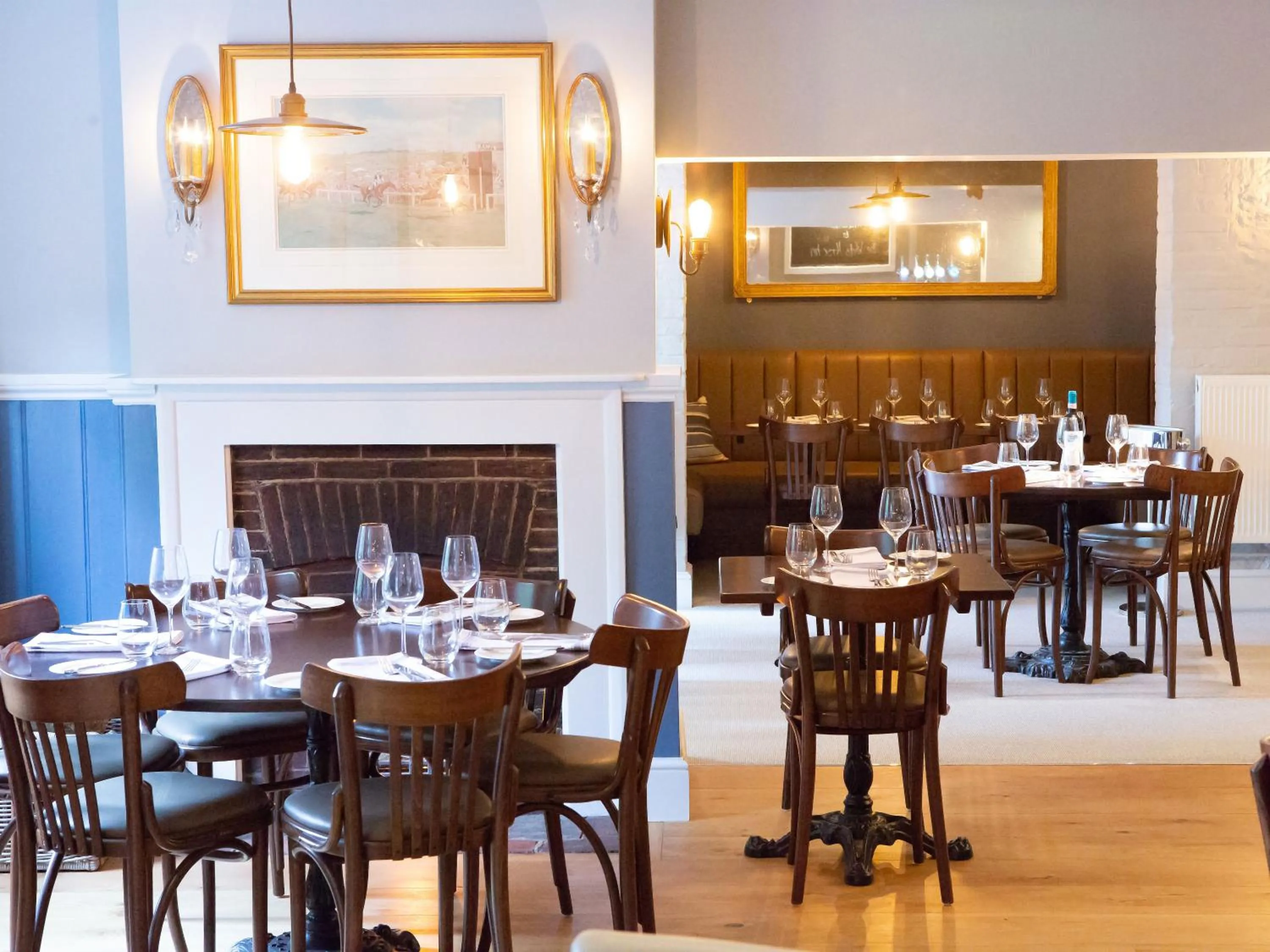 Dining area in The White Horse Inn