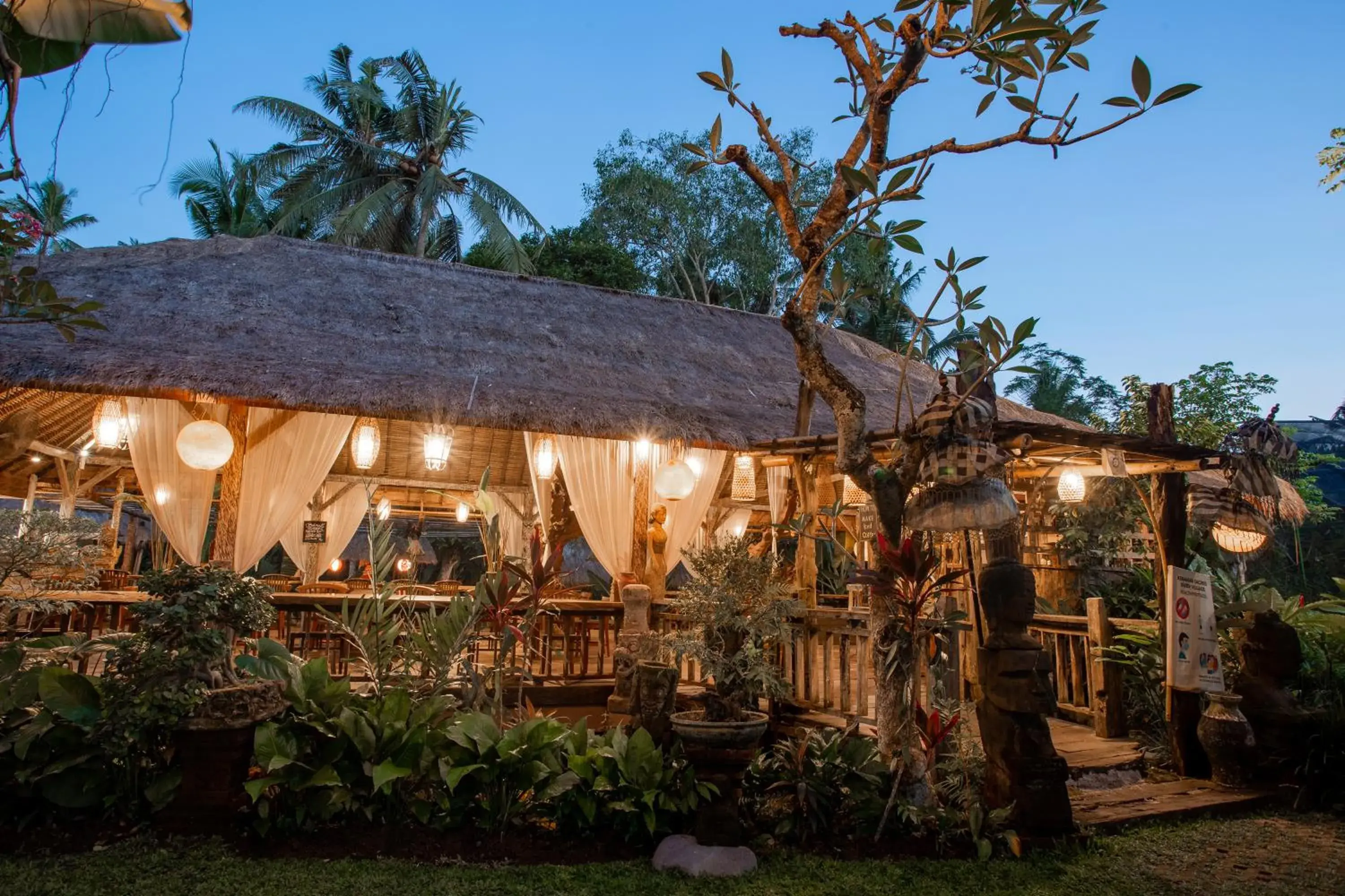 Restaurant/places to eat in Keramas Sacred River Retreat Resort and Villa Restaurant/places to eat in Keramas Sacred River Retreat Resort and Villa