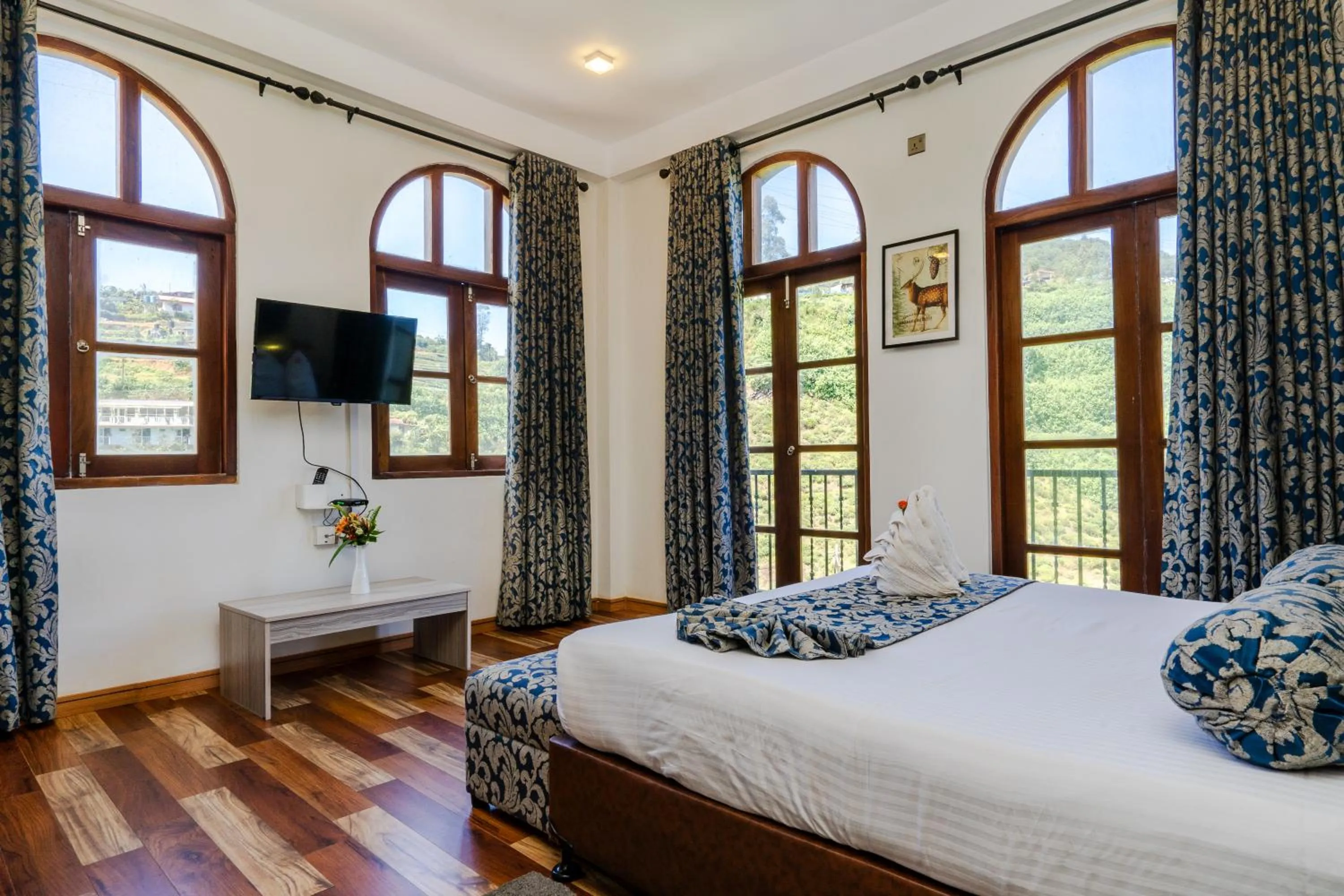 Photo of the whole room, Bed in The Wind Castle