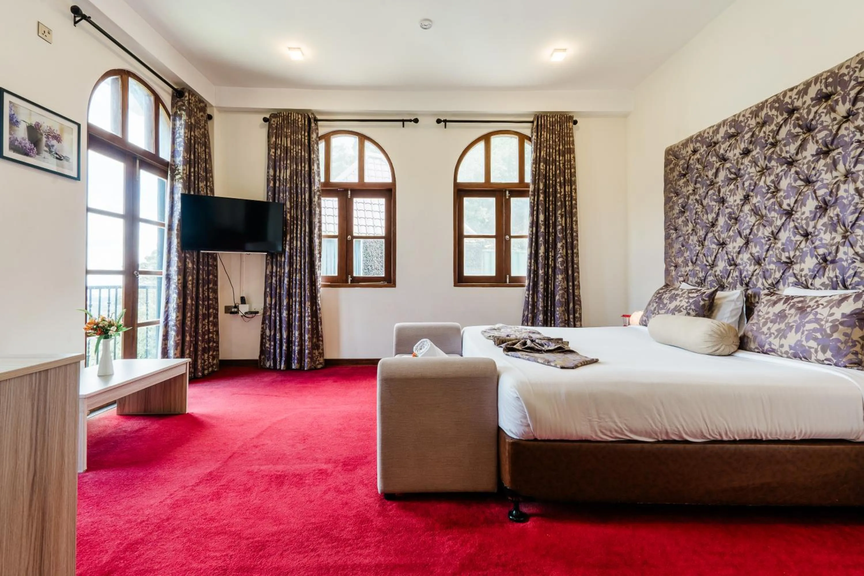 Photo of the whole room, Bed in The Wind Castle