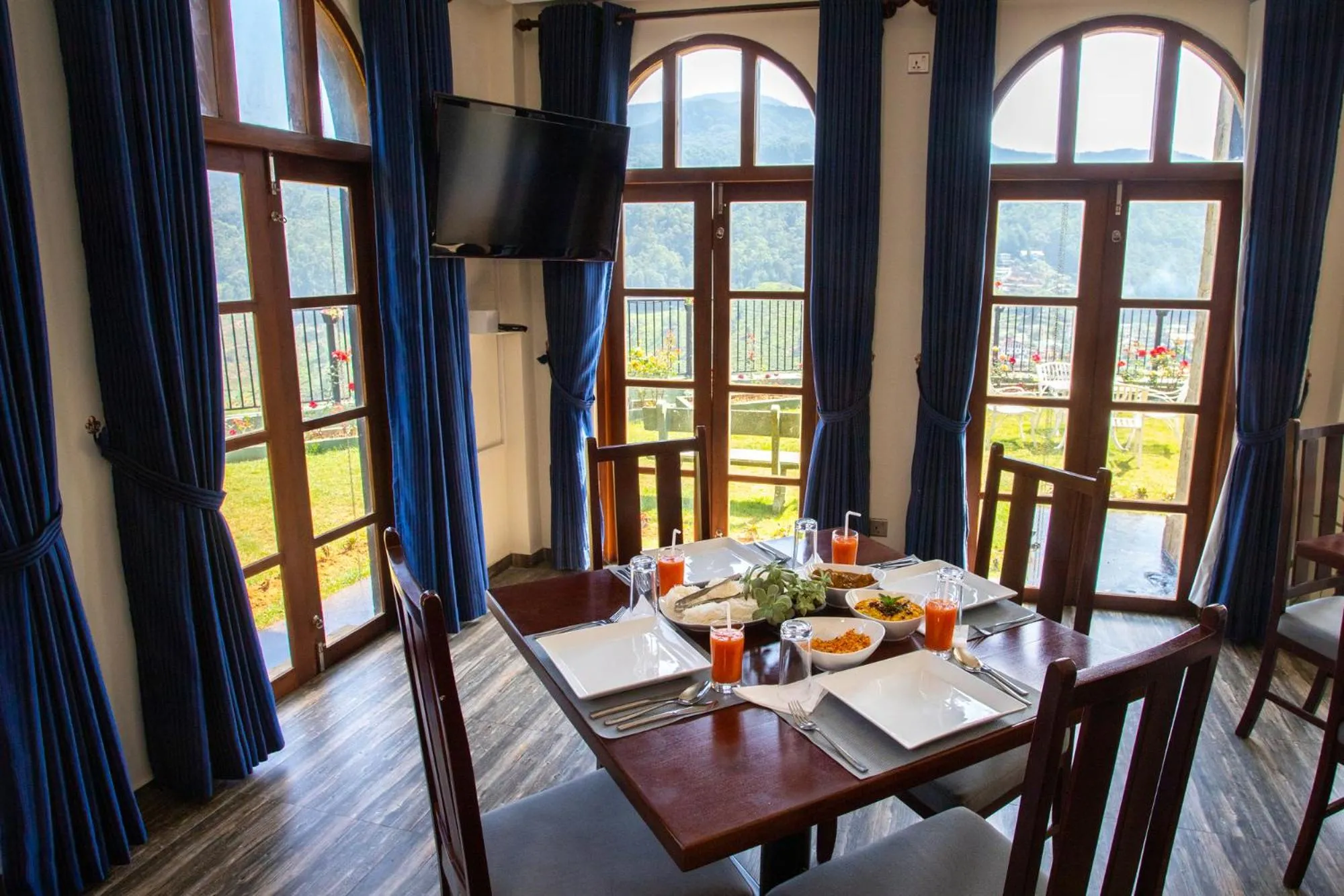 Breakfast in The Wind Castle