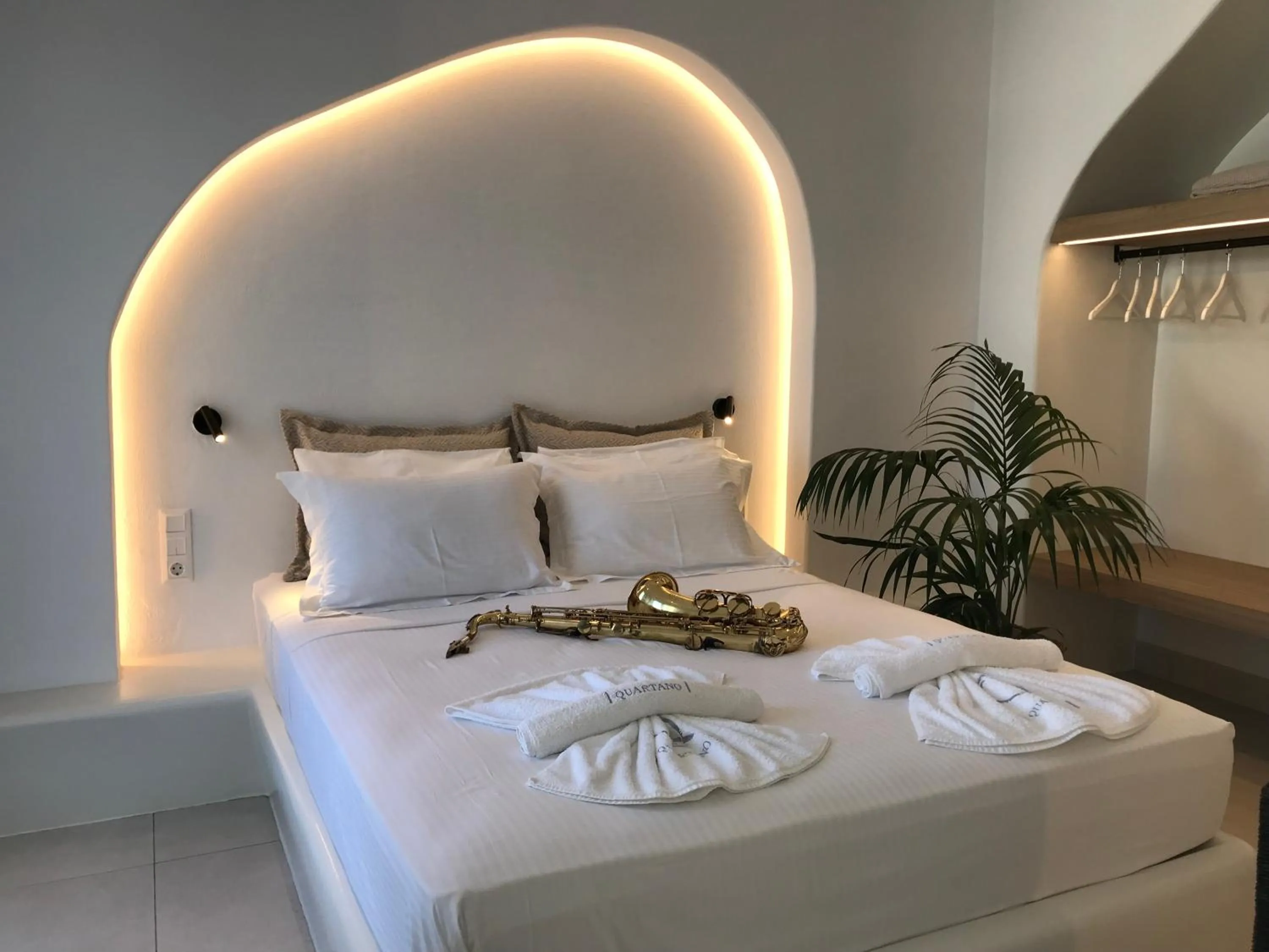 Decorative detail, Bed in Quartano Luxury Cycladic Residence, Adults Only (13+)