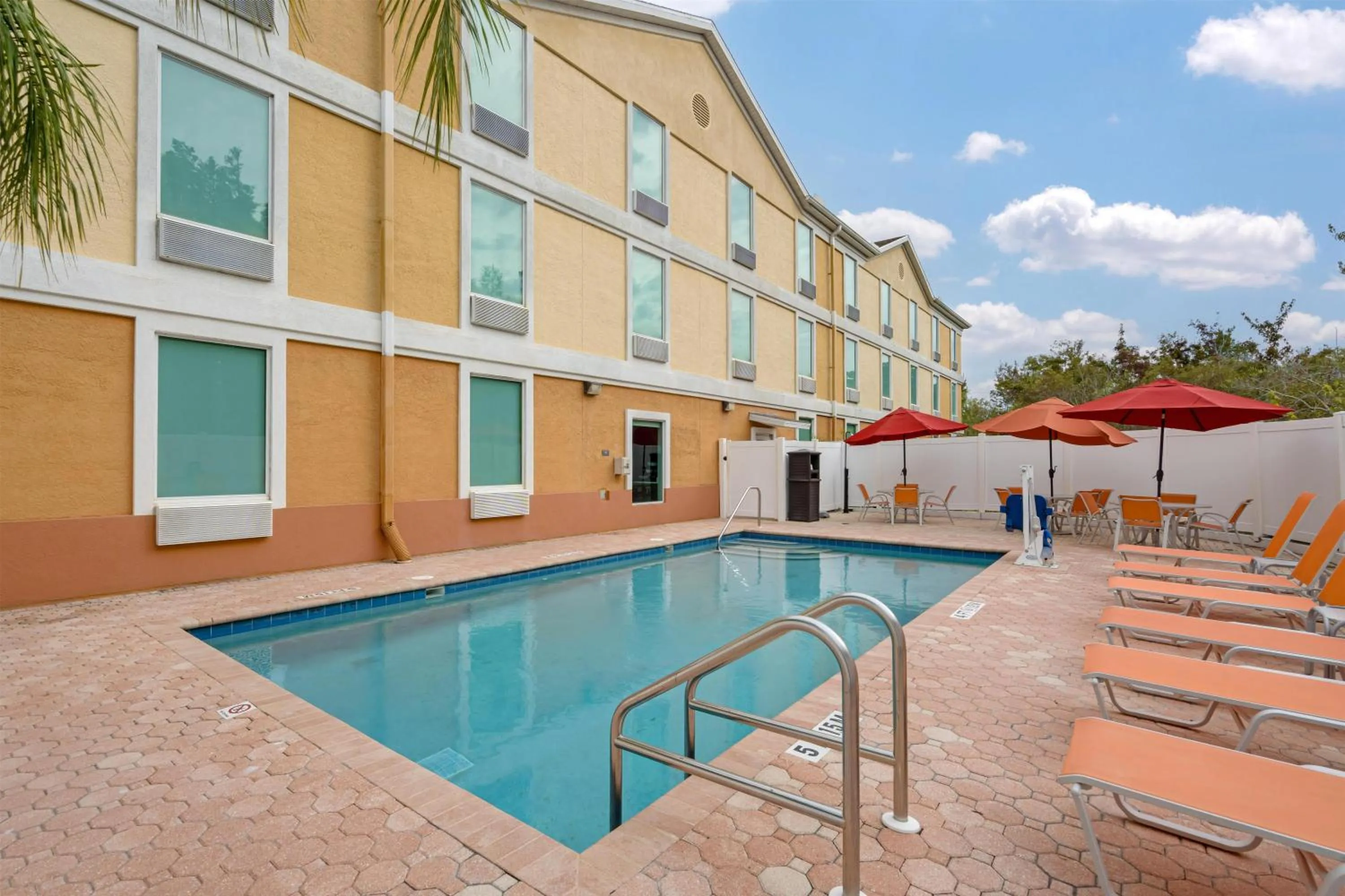 Property building in Best Western Wesley Chapel