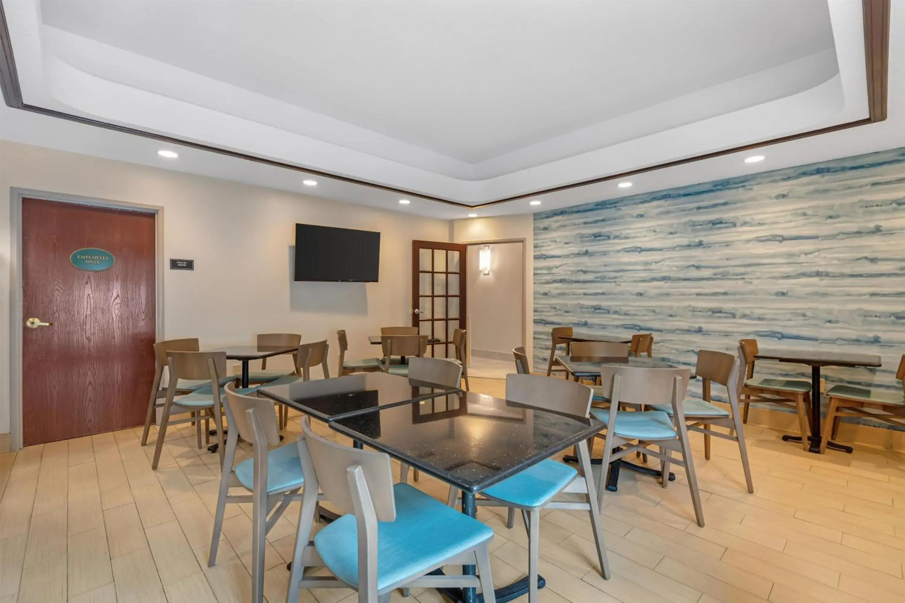 Breakfast in Best Western Wesley Chapel Breakfast in Best Western Wesley Chapel