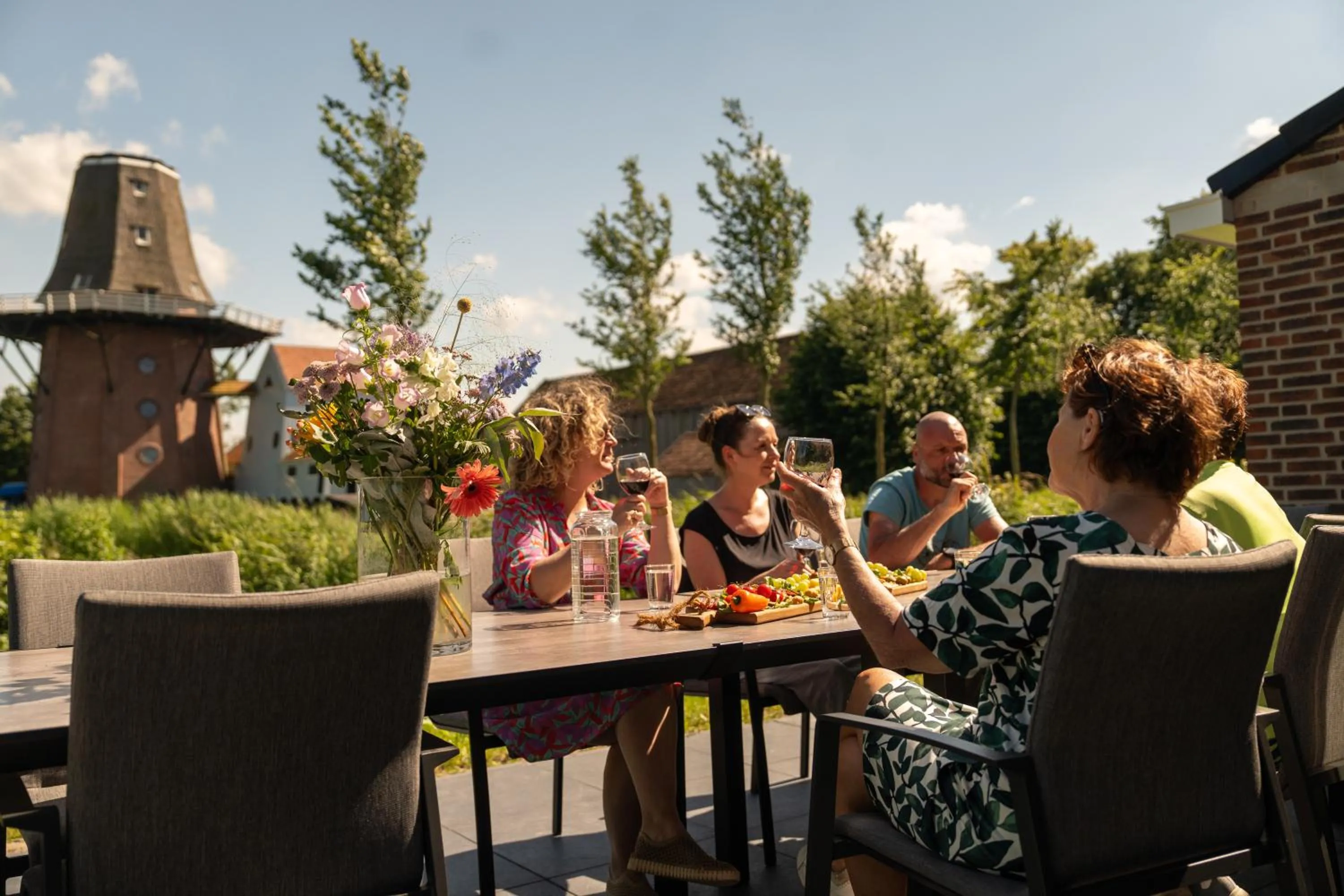 Patio in Waterdorp Burdaard