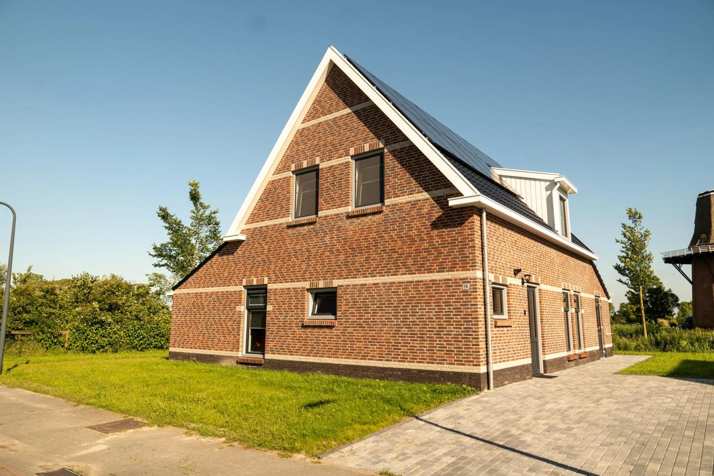 Property building in Waterdorp Burdaard