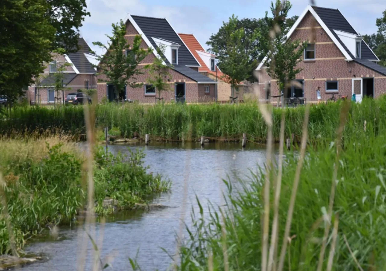 Property building in Waterdorp Burdaard