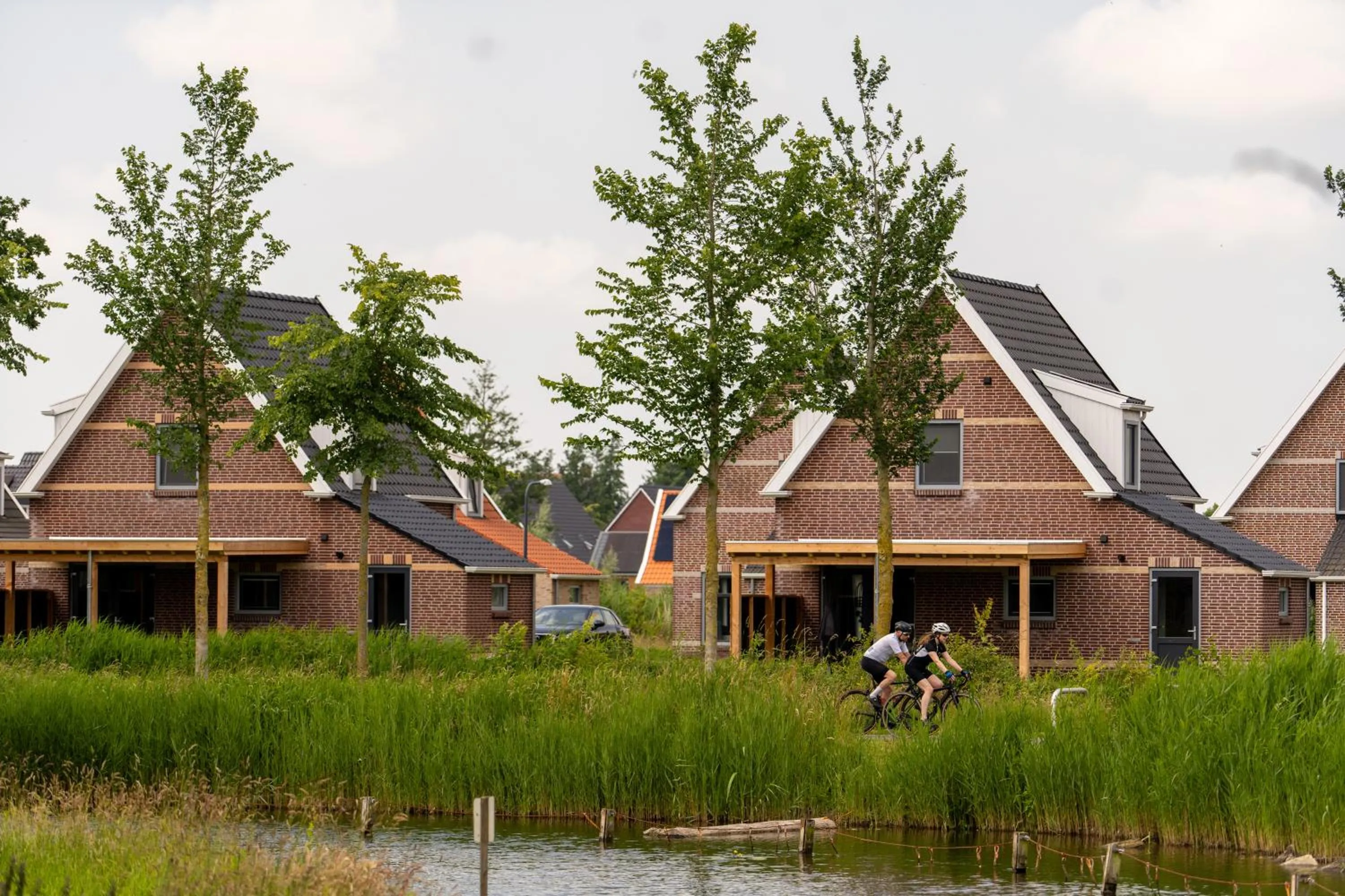 Property building in Waterdorp Burdaard