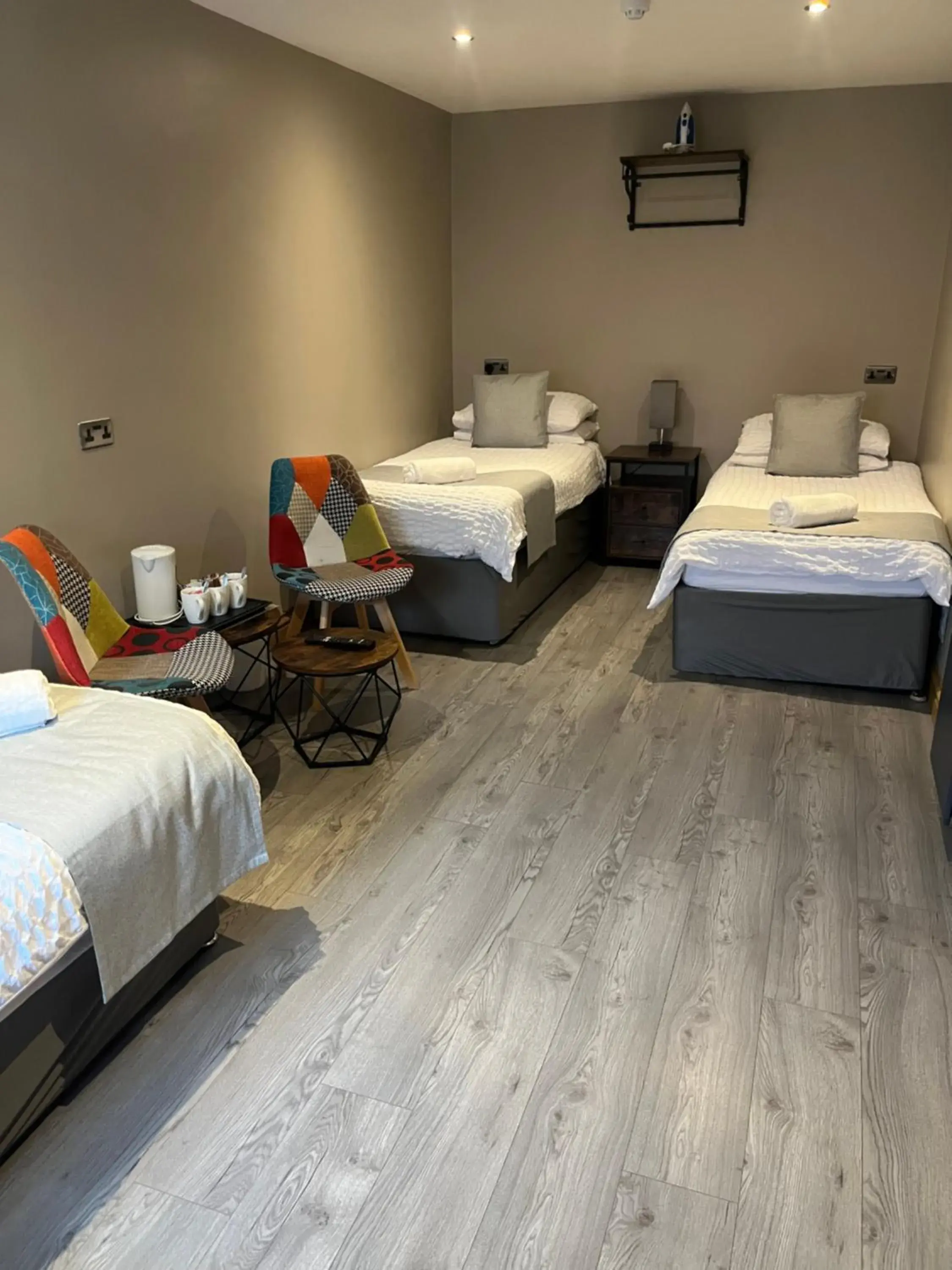Triple Room with Bathroom - single occupancy in The Swan Inn Triple Room with Bathroom - single occupancy in The Swan Inn