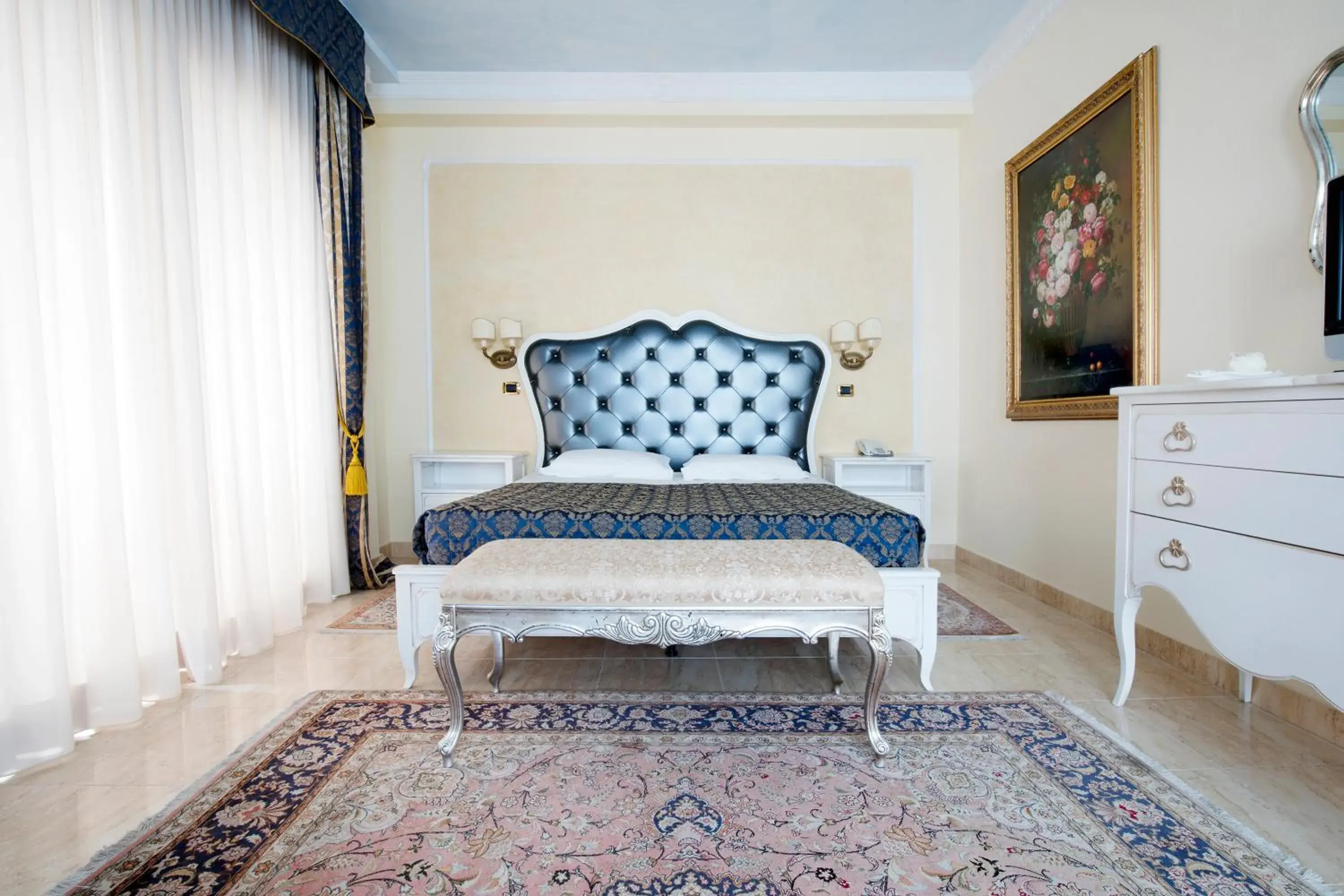 Bedroom, Bed in Grand Hotel President Bedroom, Bed in Grand Hotel President