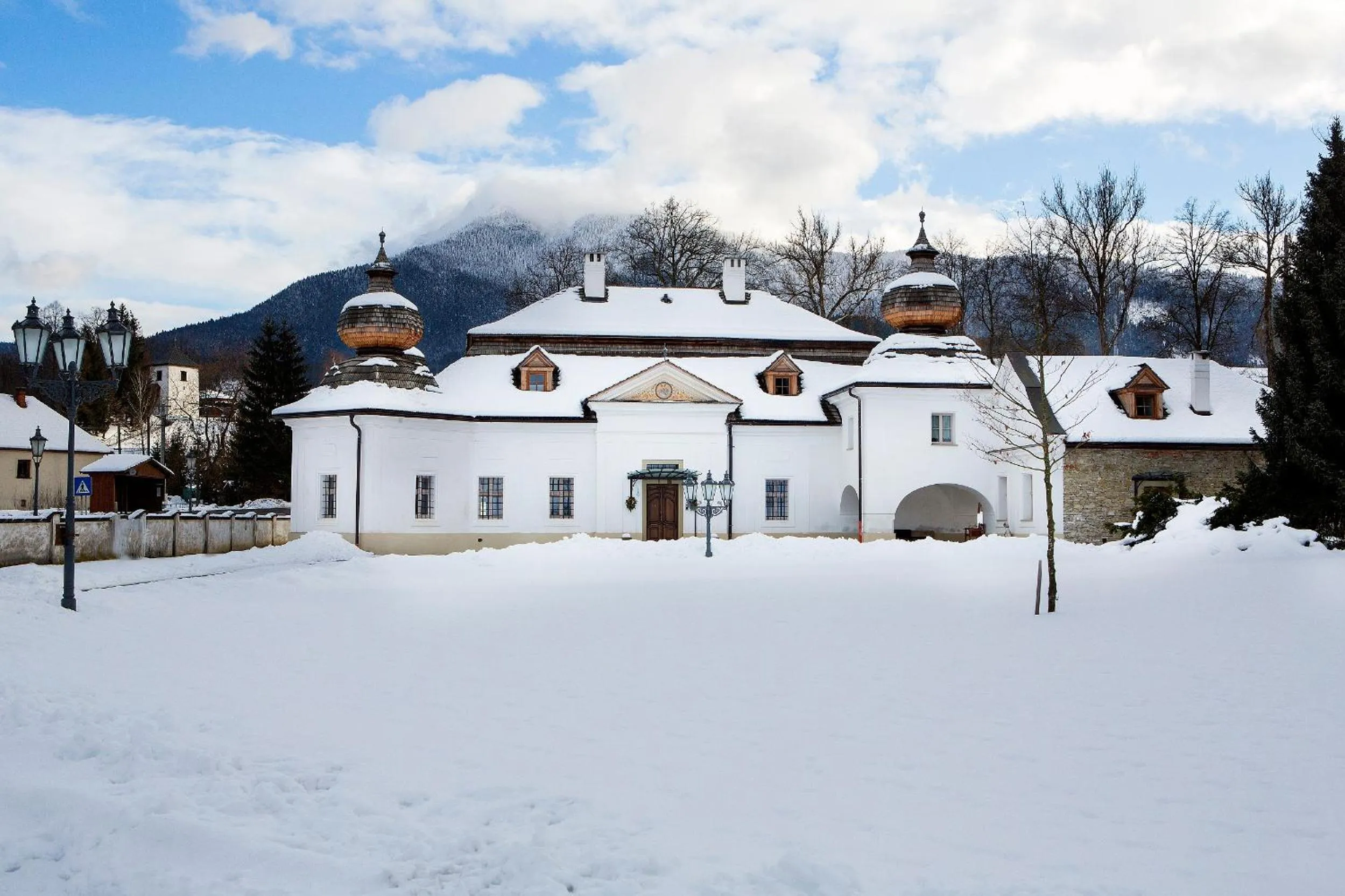 Property building in Kaštieľ Kubínyi