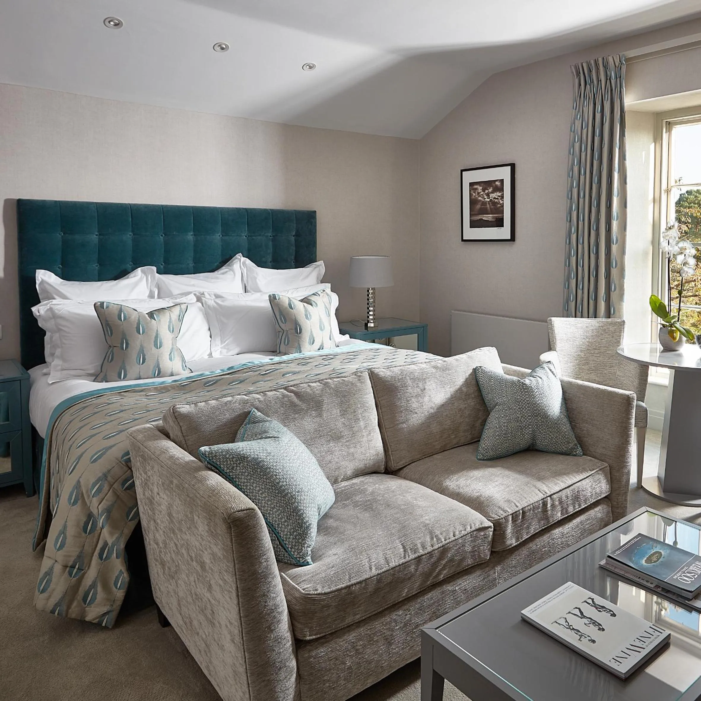 Living room, Bed in The Samling Hotel