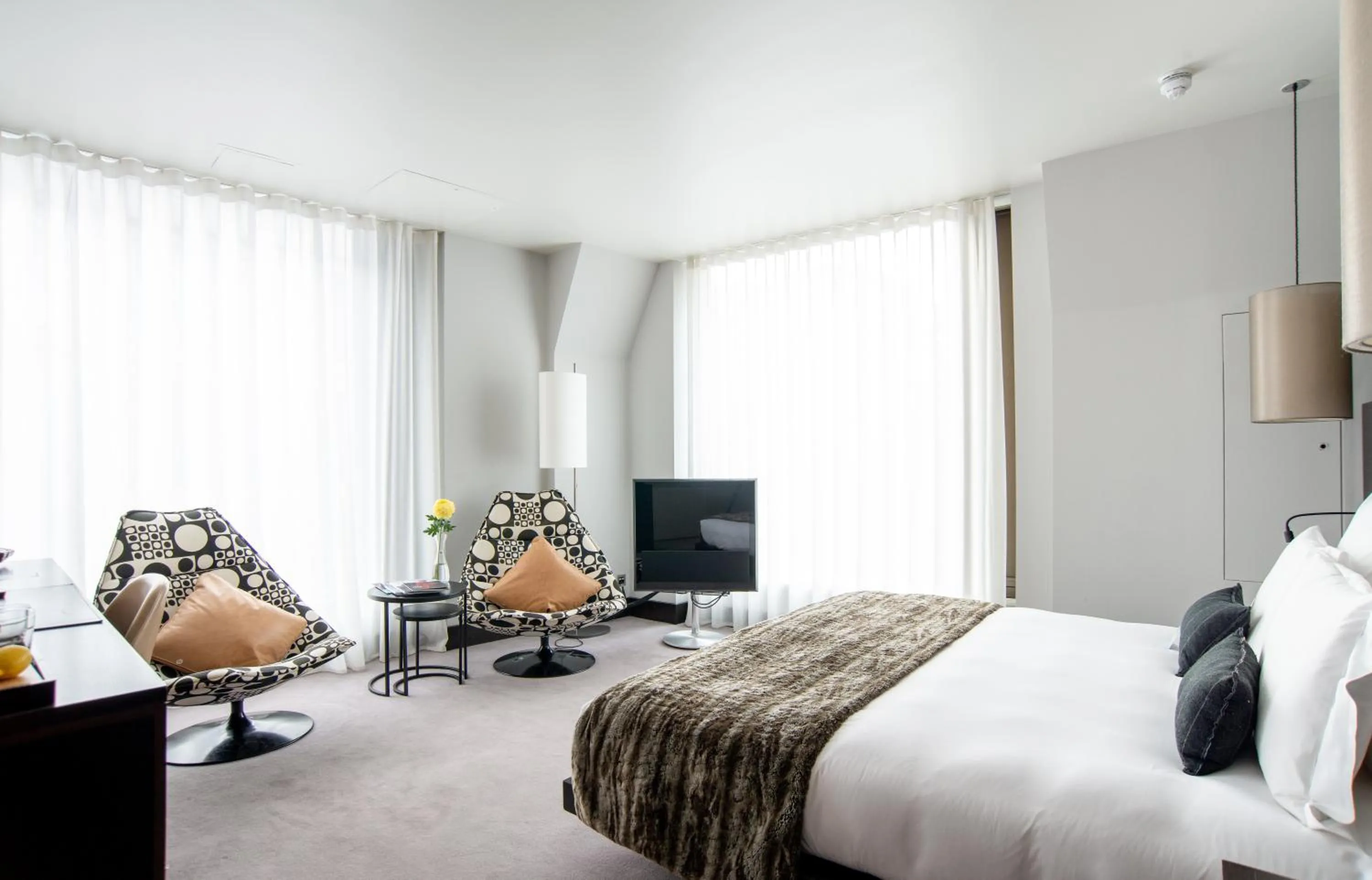 Bed in South Place Hotel