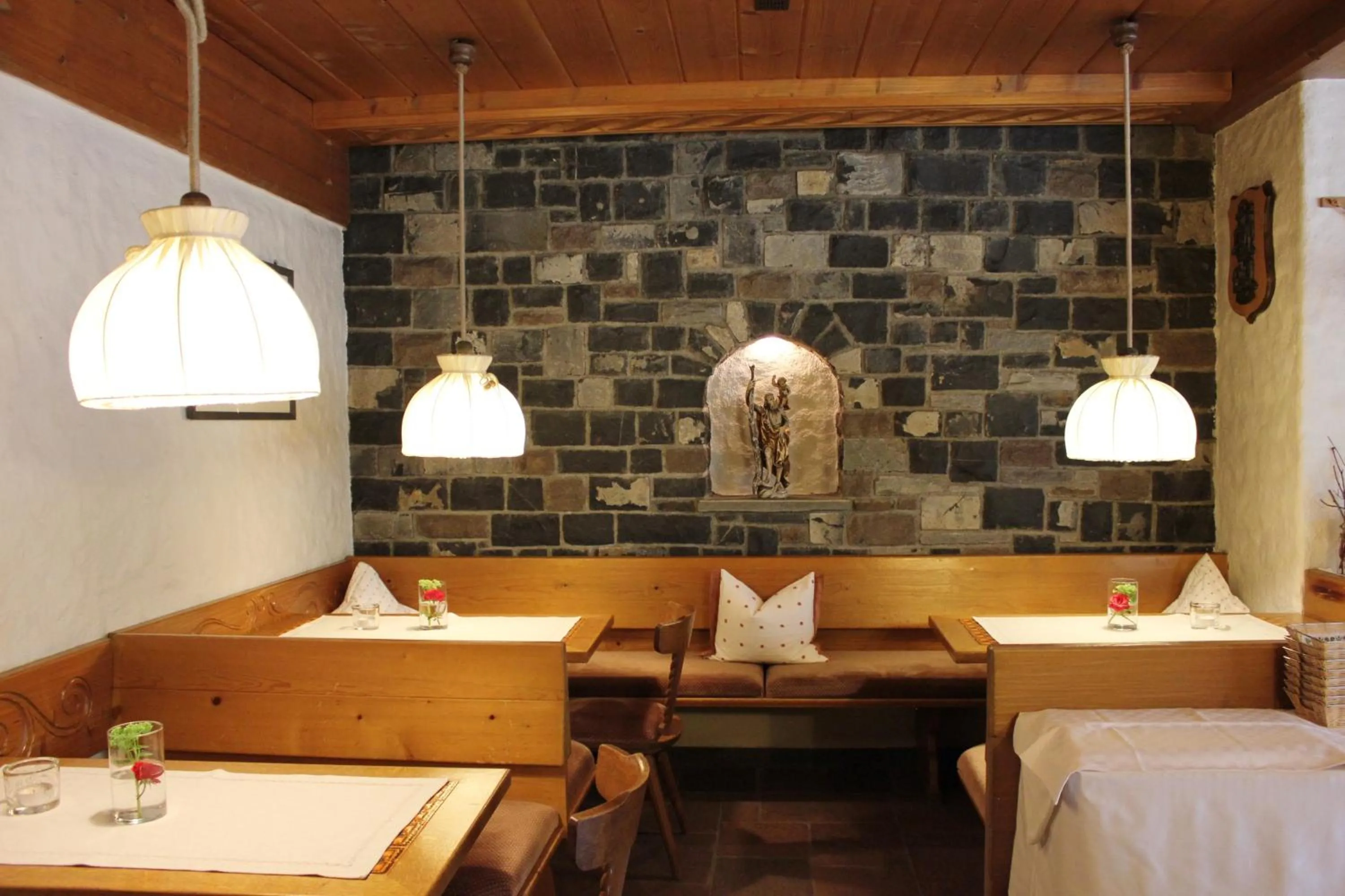Restaurant/places to eat in Pension Christophorus Hotel Garni