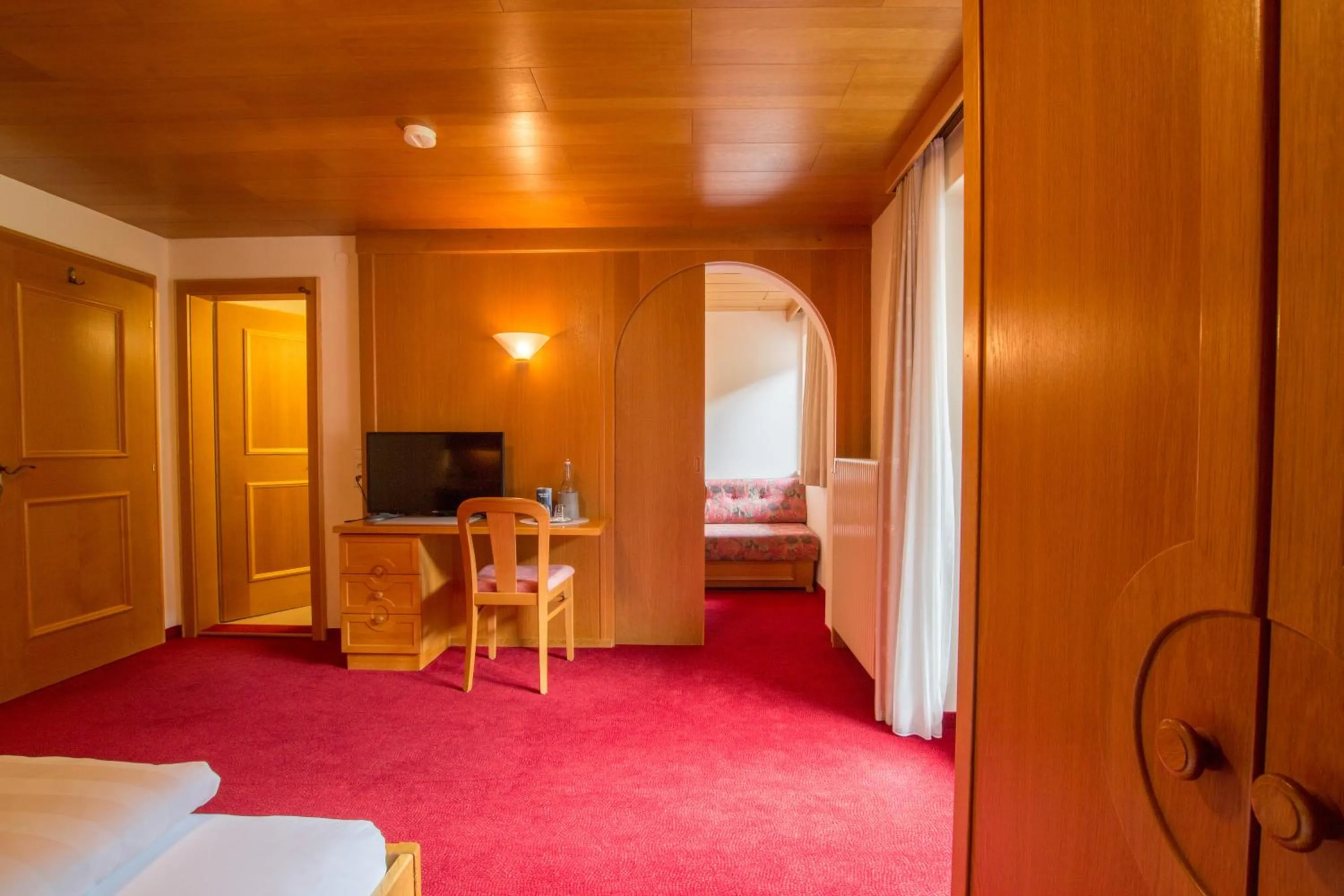 Photo of the whole room, Bed in Pension Christophorus Hotel Garni