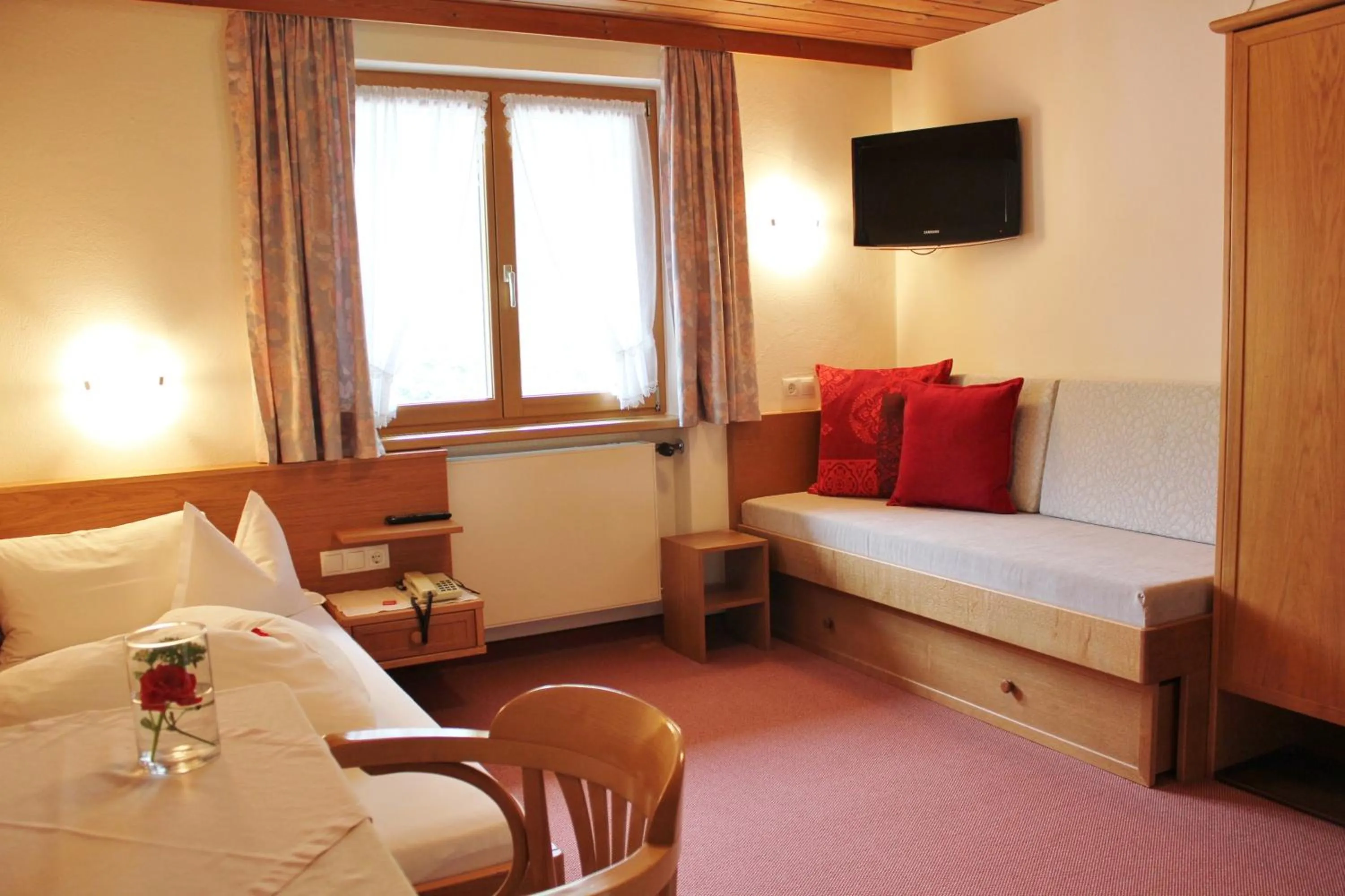 Bedroom, Bed in Pension Christophorus Hotel Garni