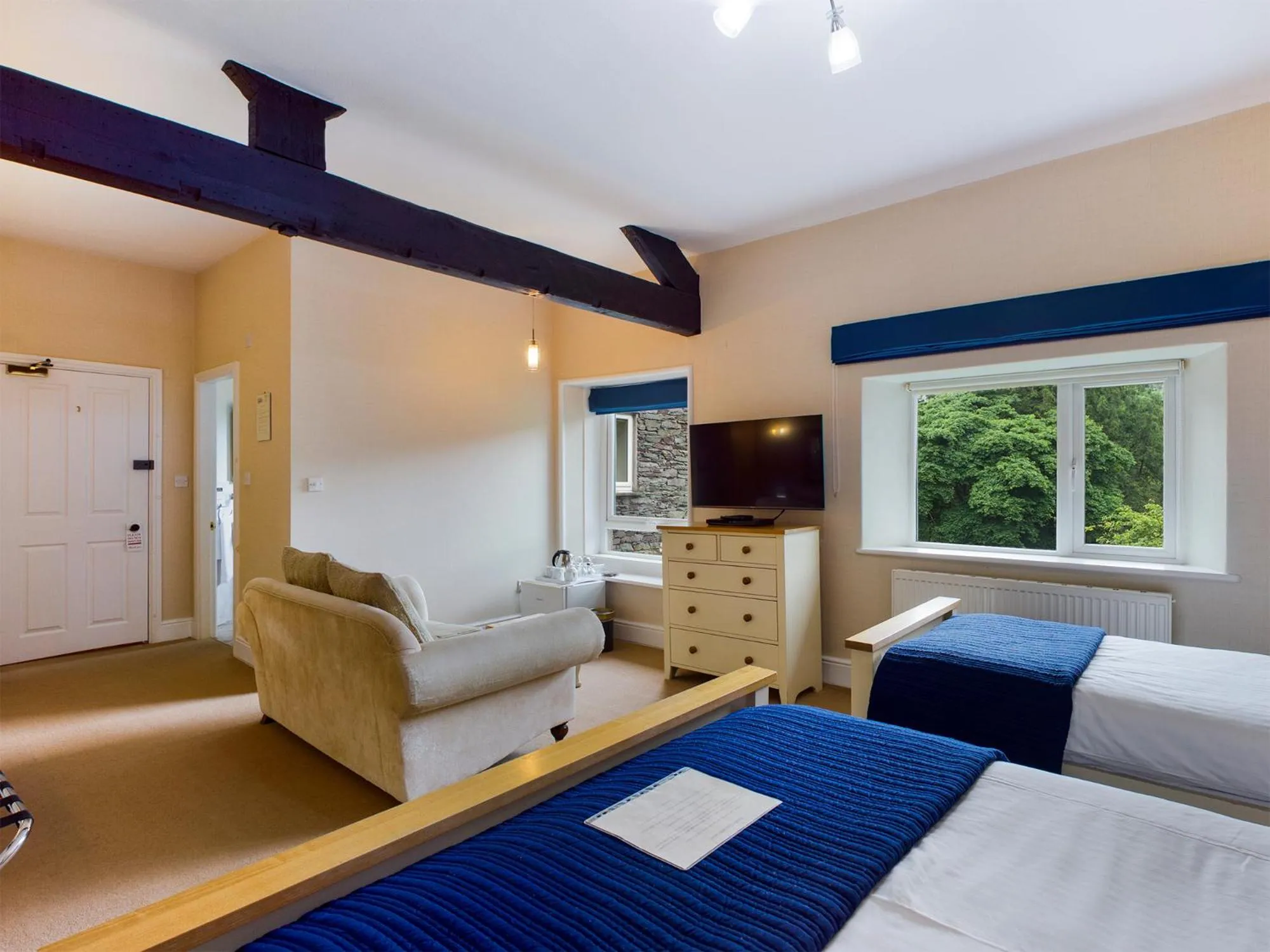Photo of the whole room, Bed in Crow How Country Guest House