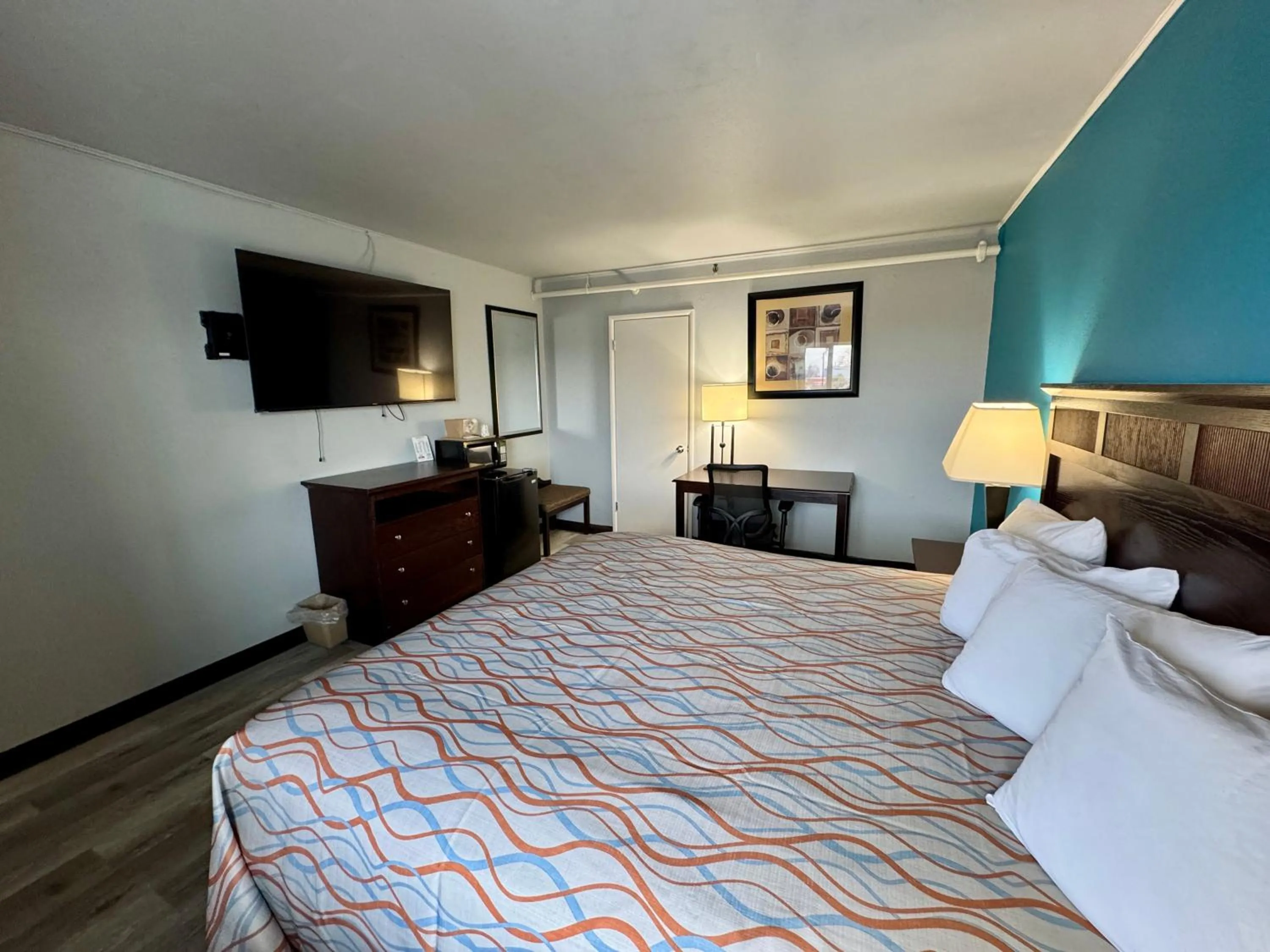 Bedroom, Bed in Nampa Downtown Inn