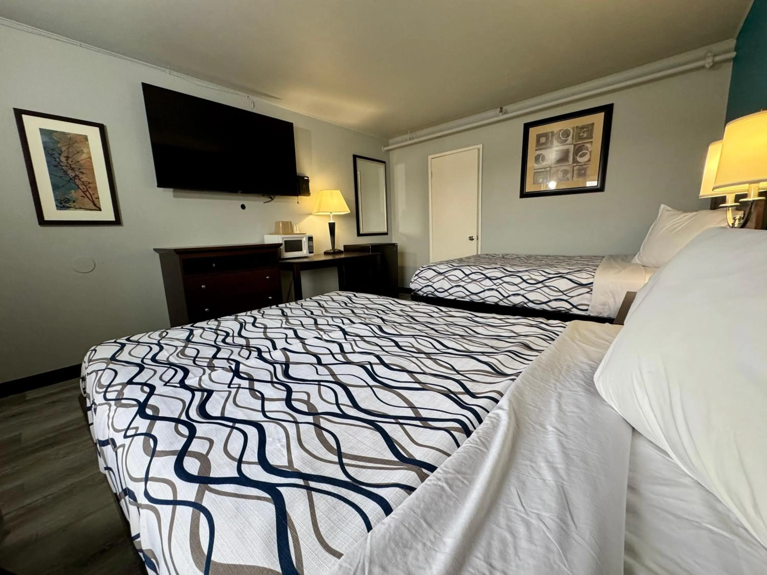 Bedroom, Bed in Nampa Downtown Inn