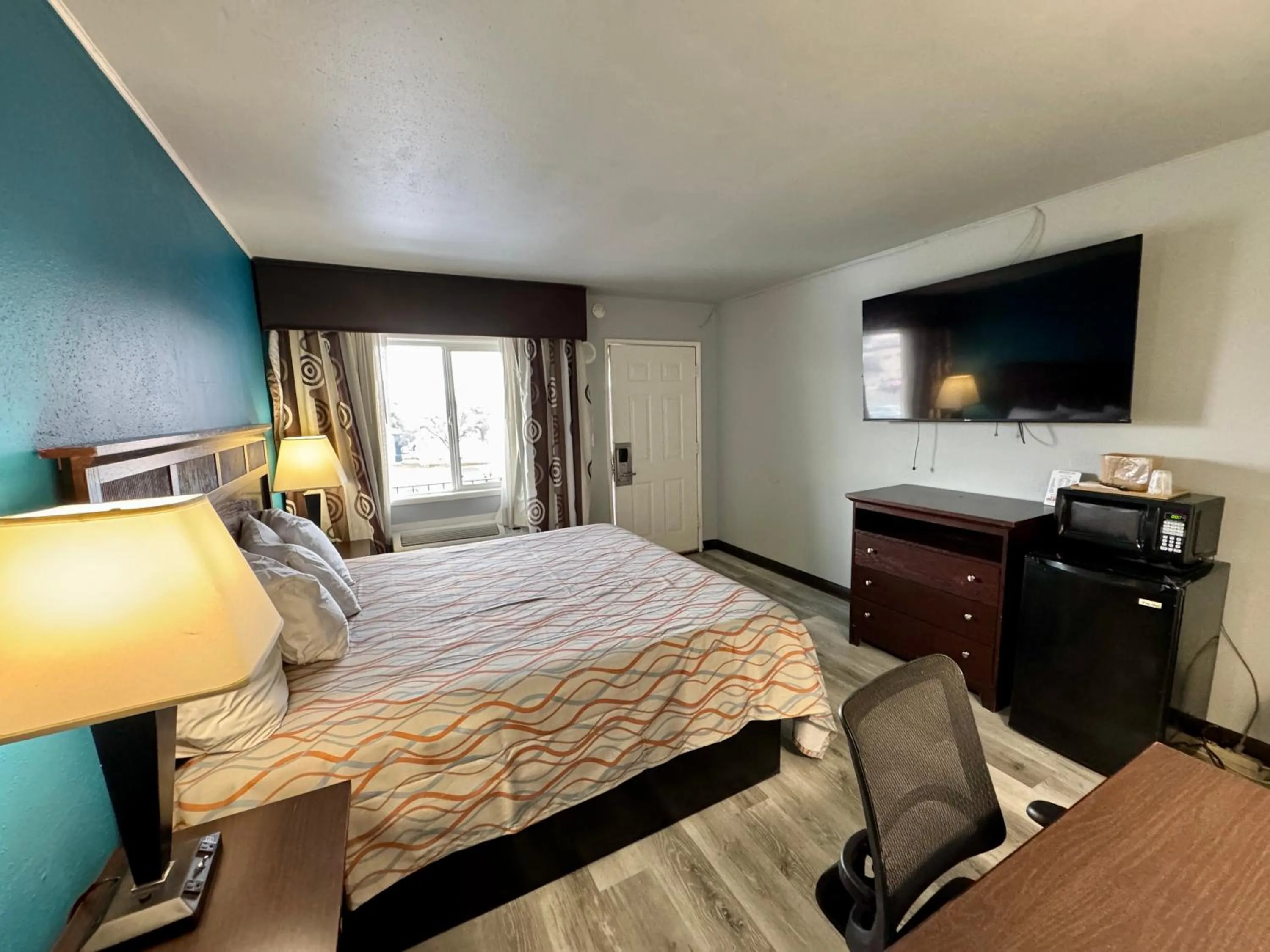 Bedroom, Bed in Nampa Downtown Inn