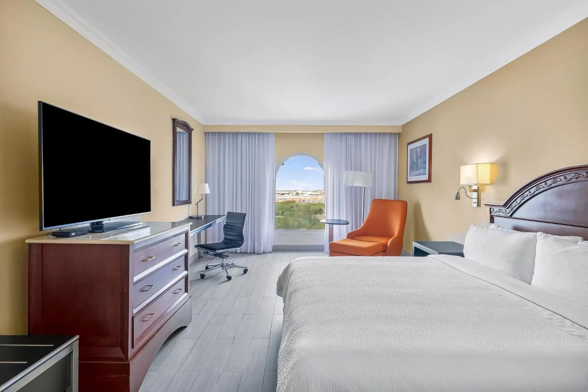 Bedroom, Bed in Fiesta Inn Express Nuevo Laredo Bedroom, Bed in Fiesta Inn Express Nuevo Laredo