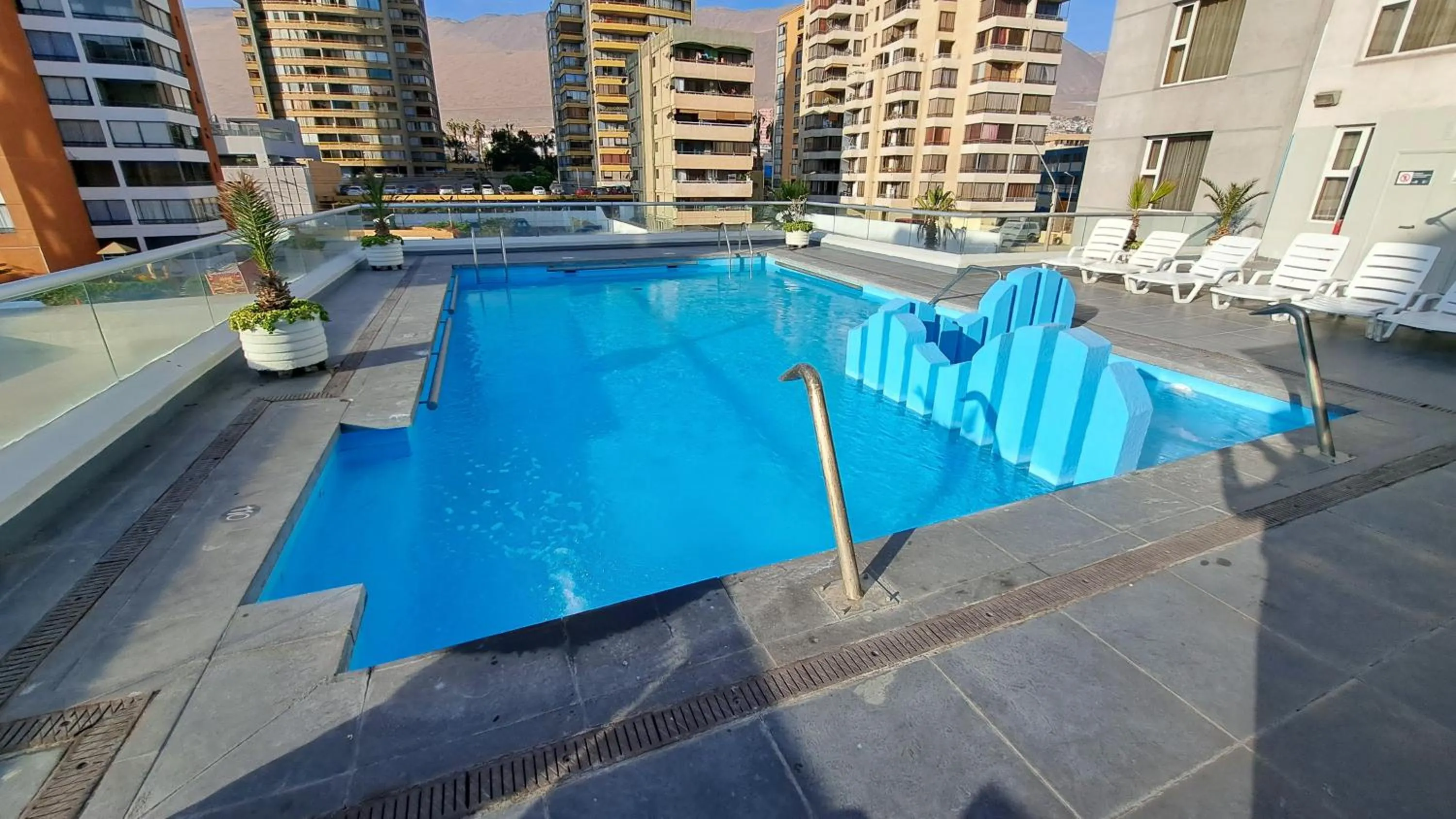 Swimming pool in Hotel Diego de Almagro Iquique