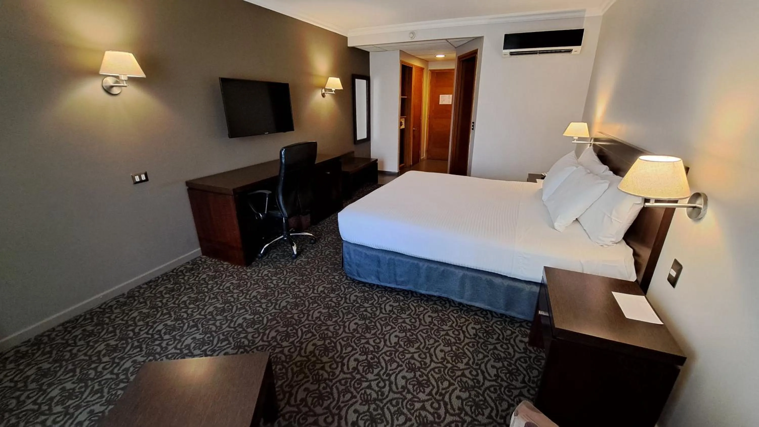 Bedroom, Bed in Hotel Diego de Almagro Iquique