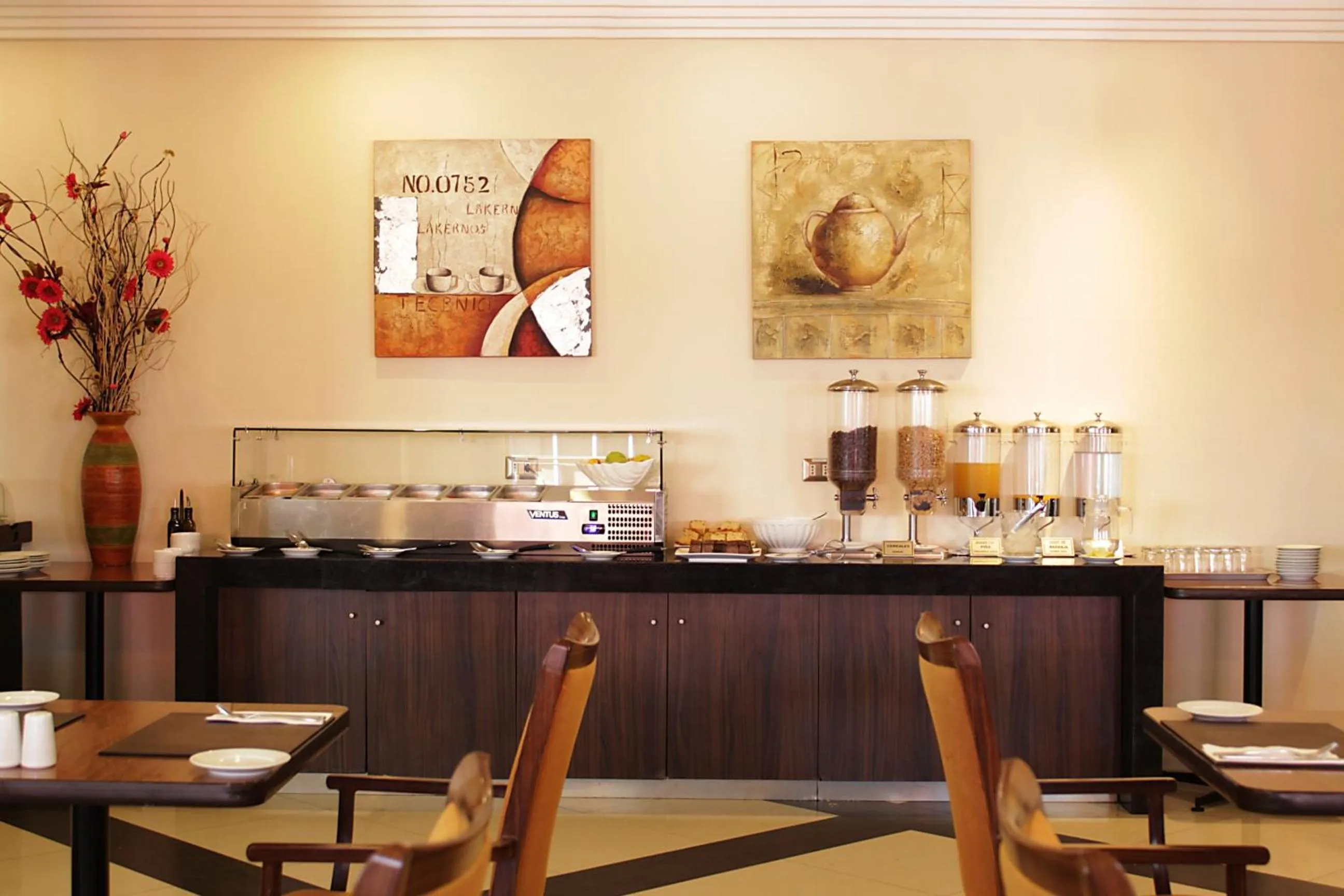 Buffet breakfast in Hotel Diego de Almagro Iquique