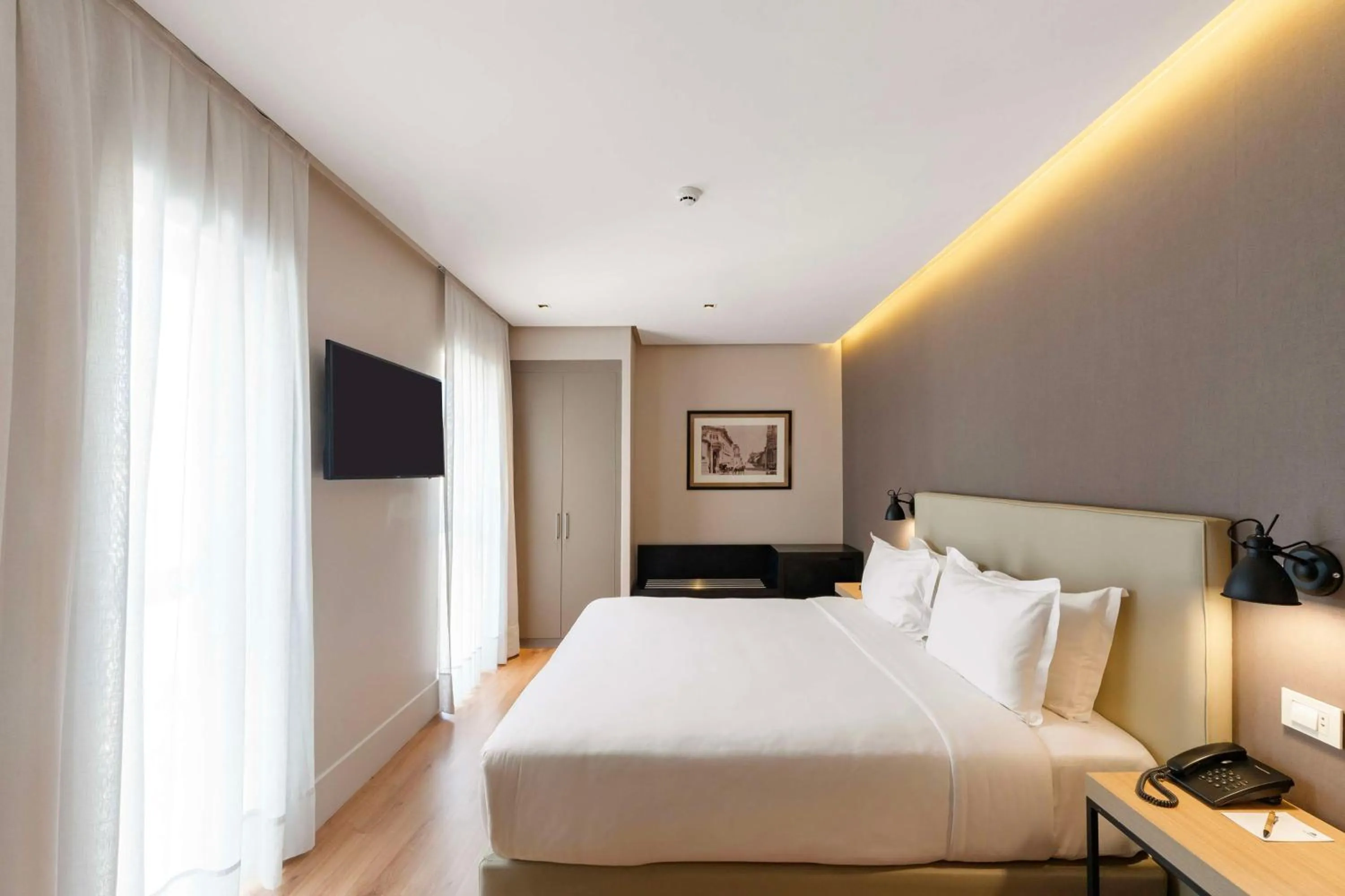 Bed in Palmaroga Hotel Asuncion, Tapestry Collection by Hilton