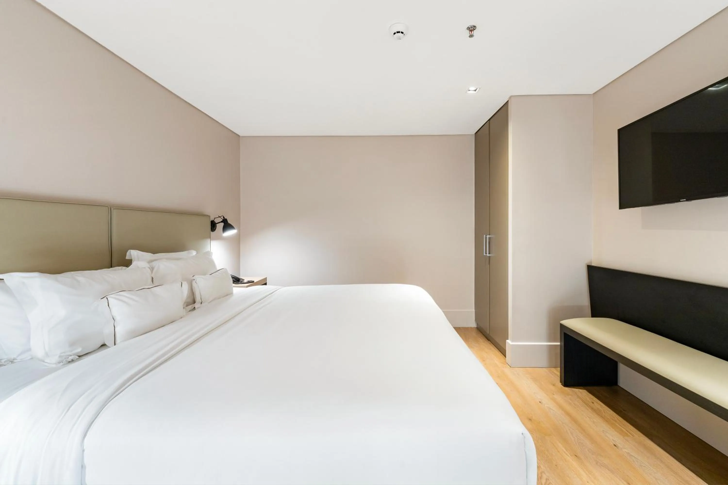 Bed in Palmaroga Hotel Asuncion, Tapestry Collection by Hilton