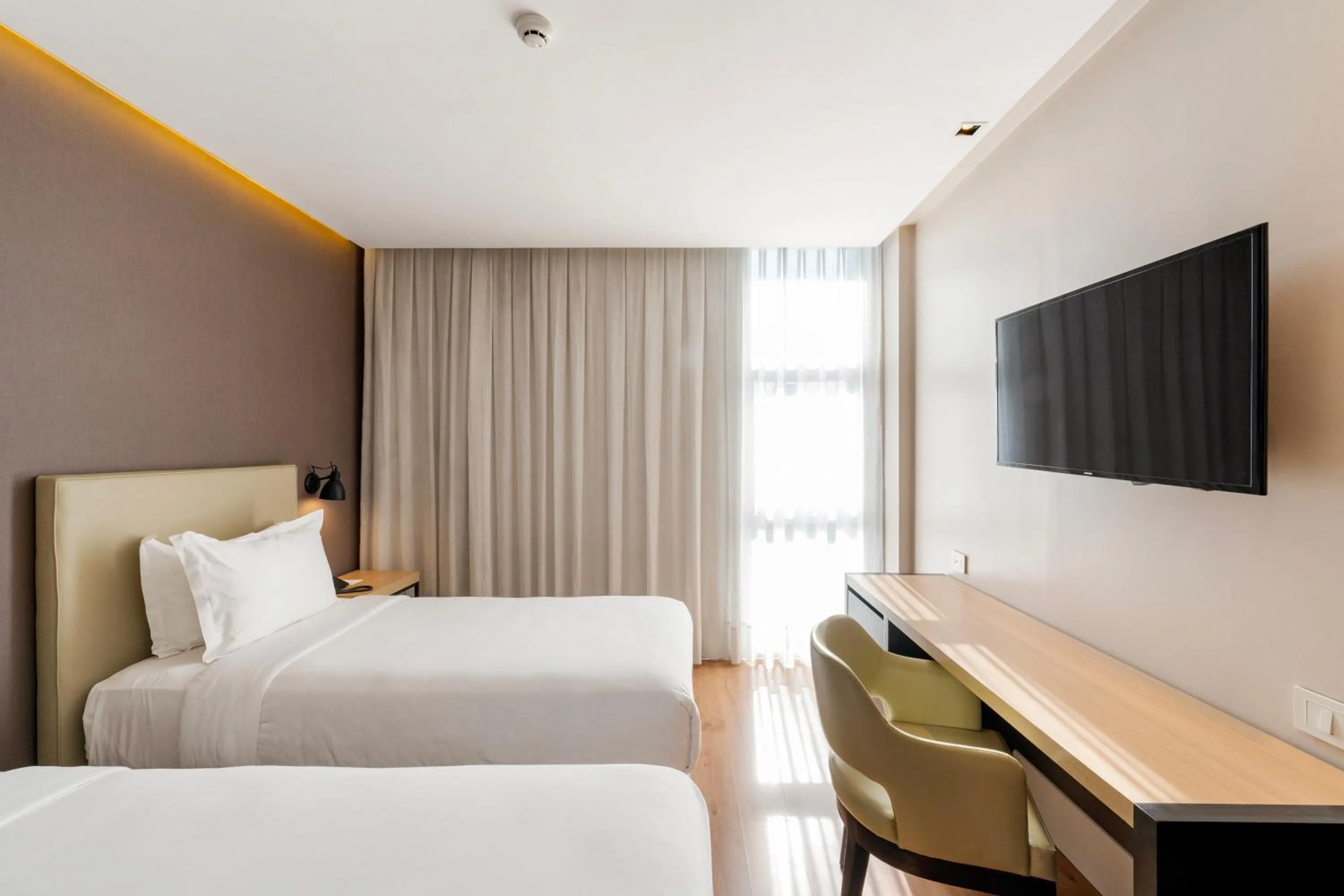 Bed in Palmaroga Hotel Asuncion, Tapestry Collection by Hilton