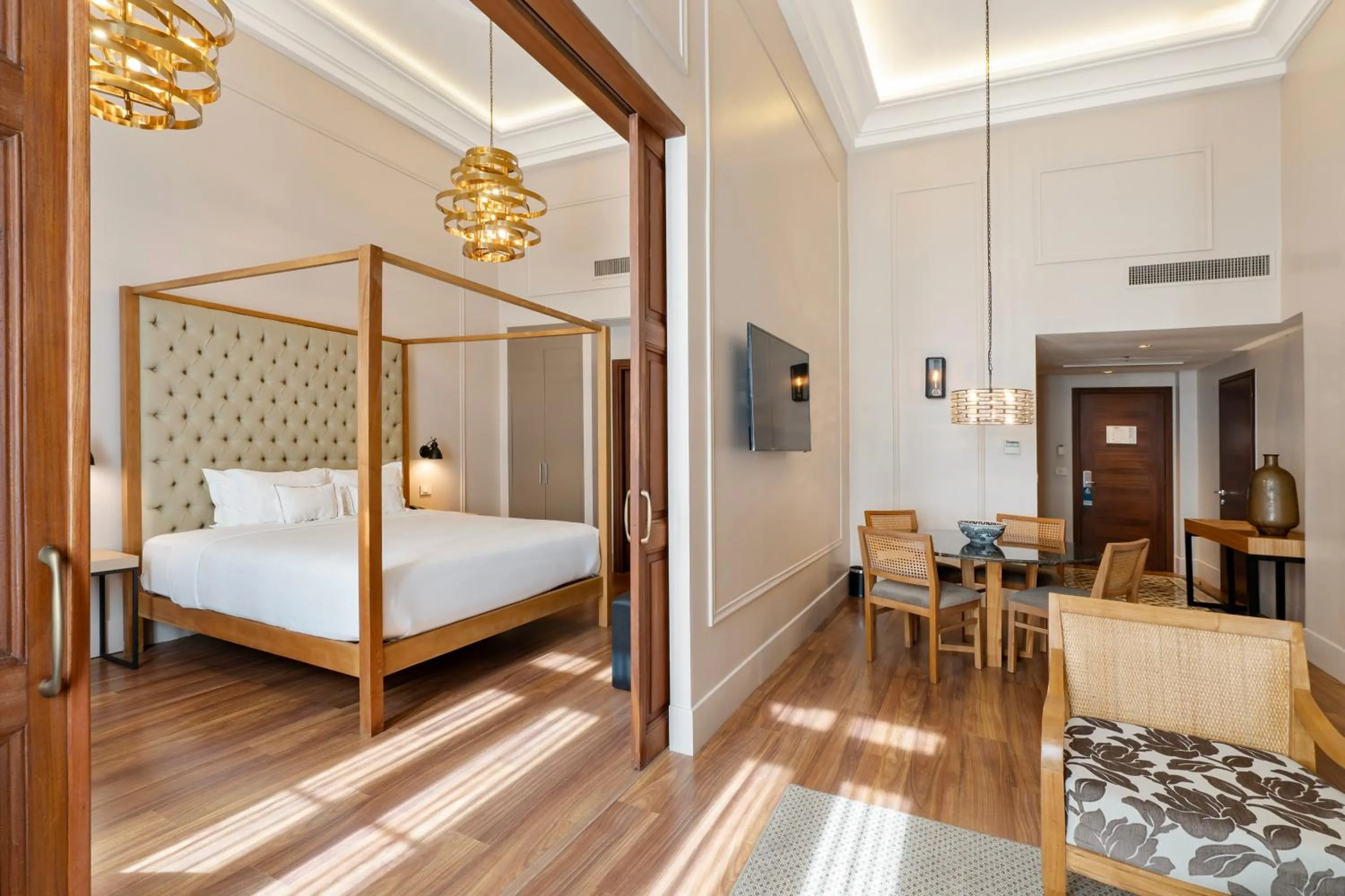 Bed in Palmaroga Hotel Asuncion, Tapestry Collection by Hilton