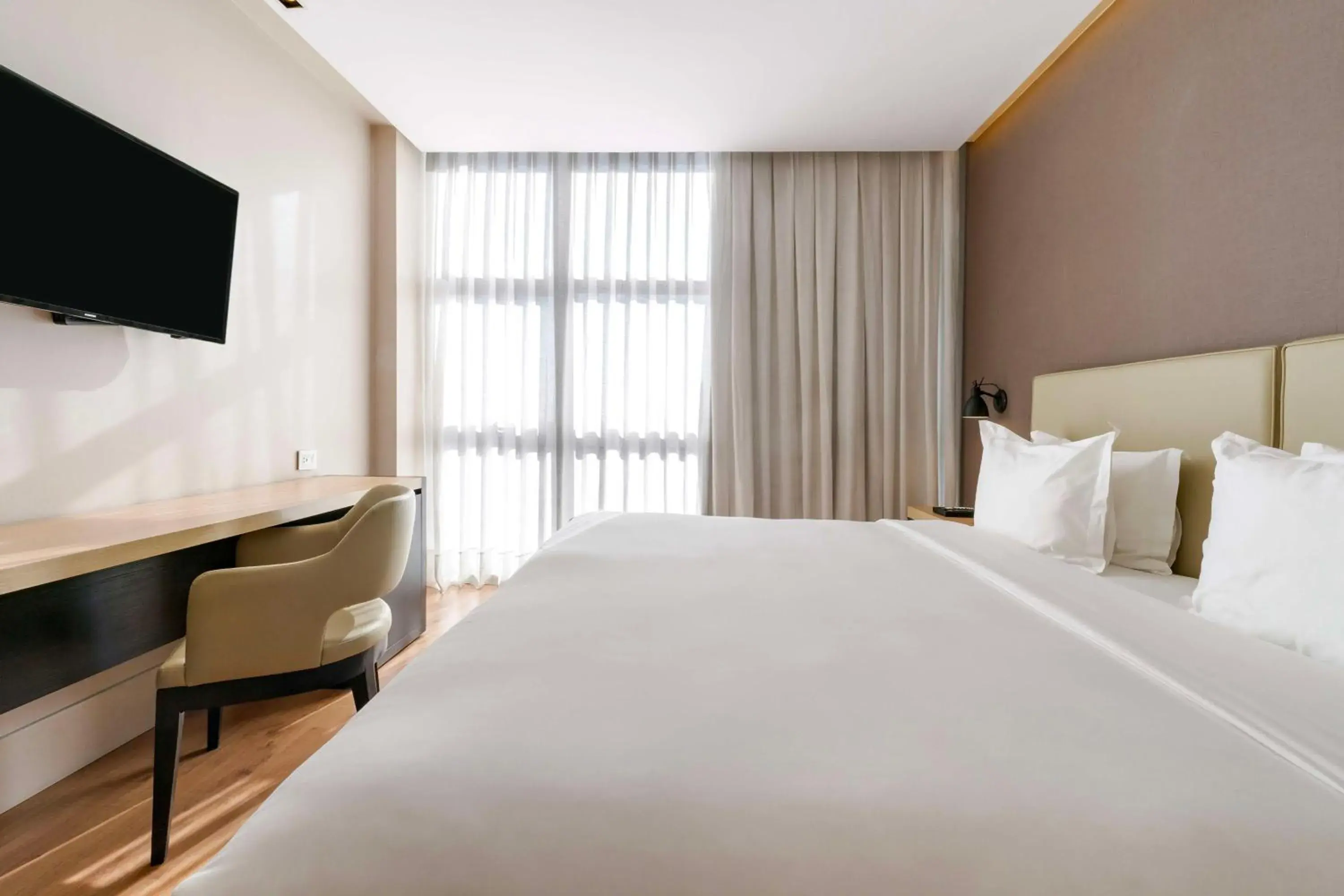 Photo of the whole room, Bed in Palmaroga Hotel Asuncion, Tapestry Collection by Hilton Photo of the whole room, Bed in Palmaroga Hotel Asuncion, Tapestry Collection by Hilton