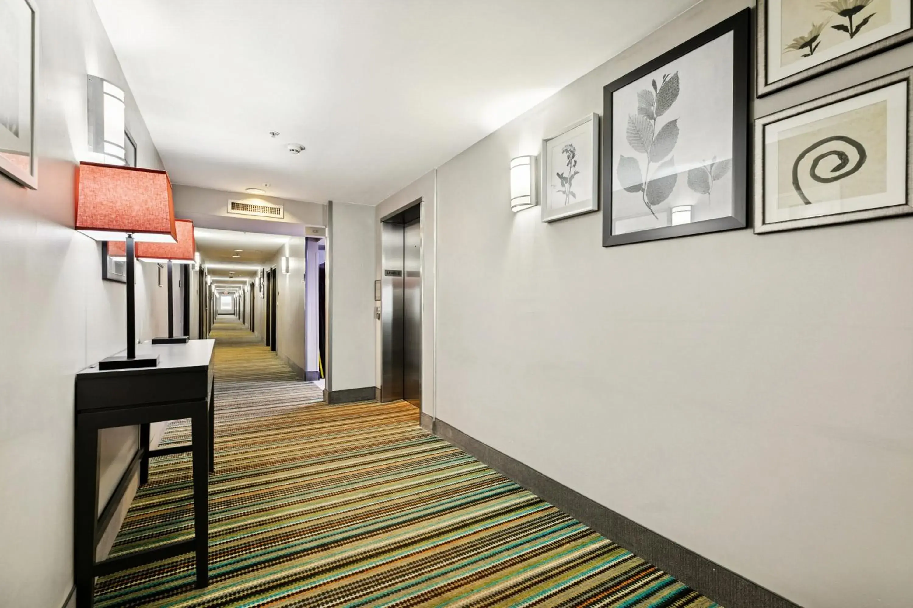 Property building in Country Inn & Suites by Radisson, Covington, LA Property building in Country Inn & Suites by Radisson, Covington, LA