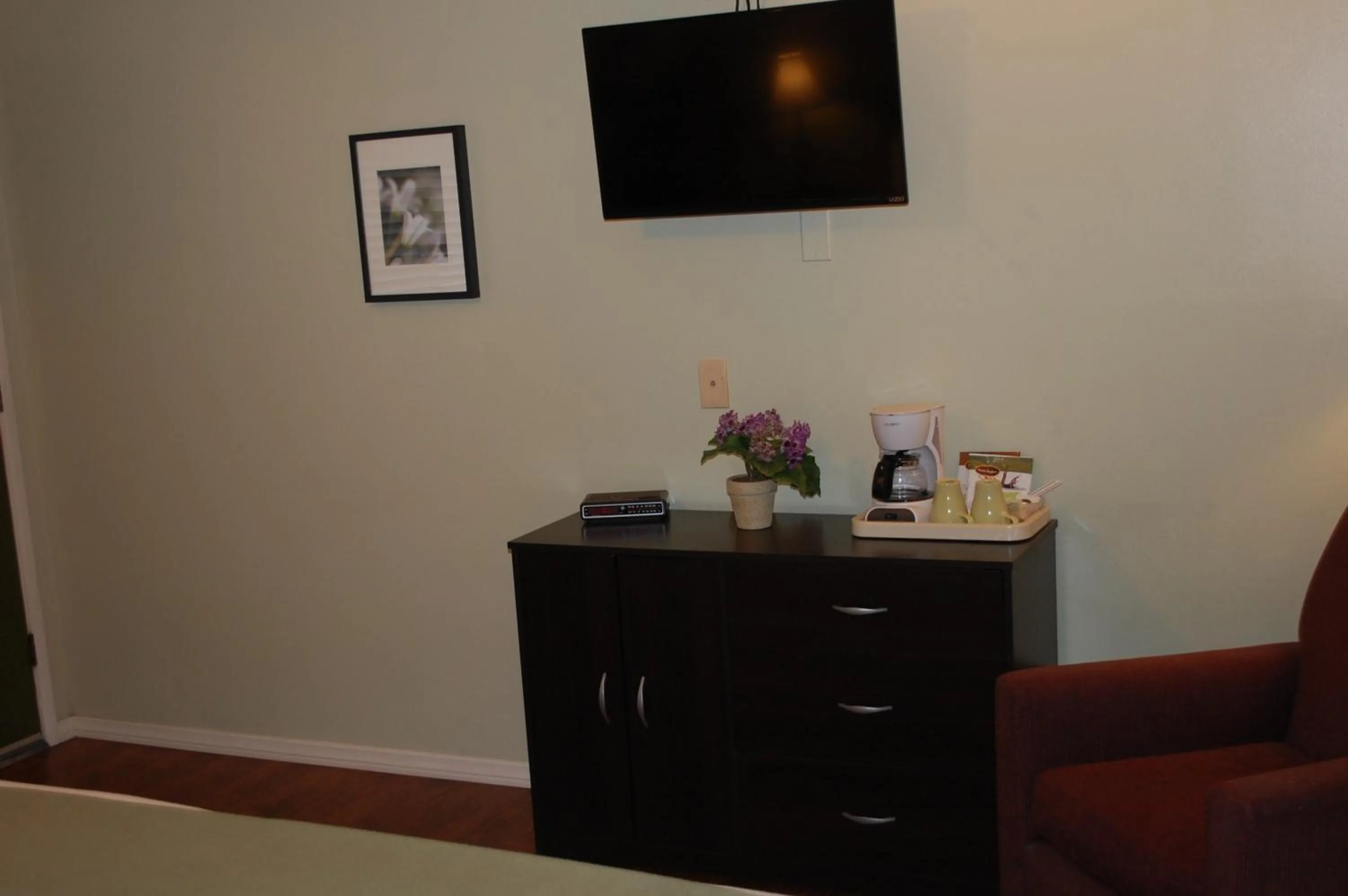 Bed in El Rancho Motel