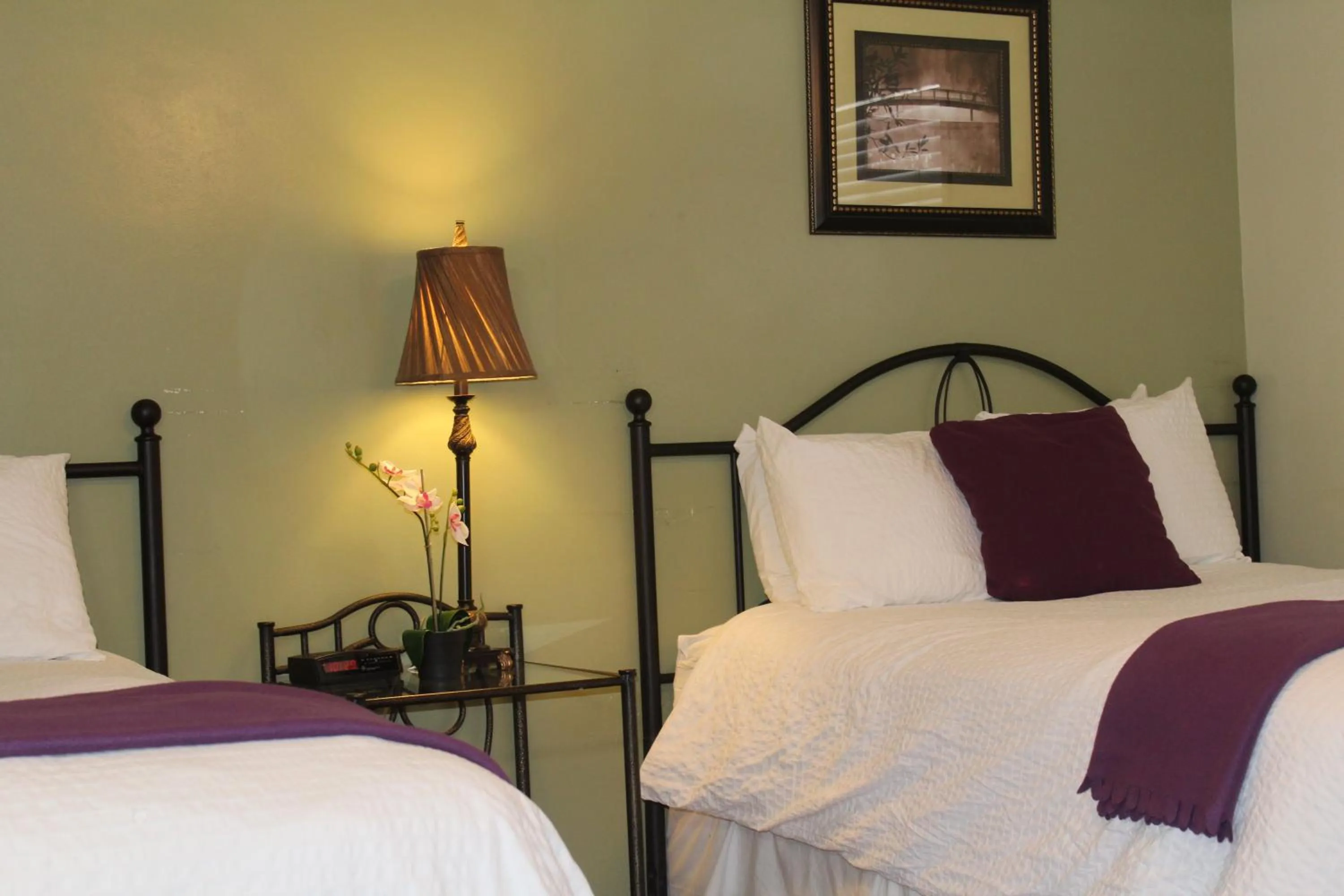 Decorative detail, Bed in El Rancho Motel