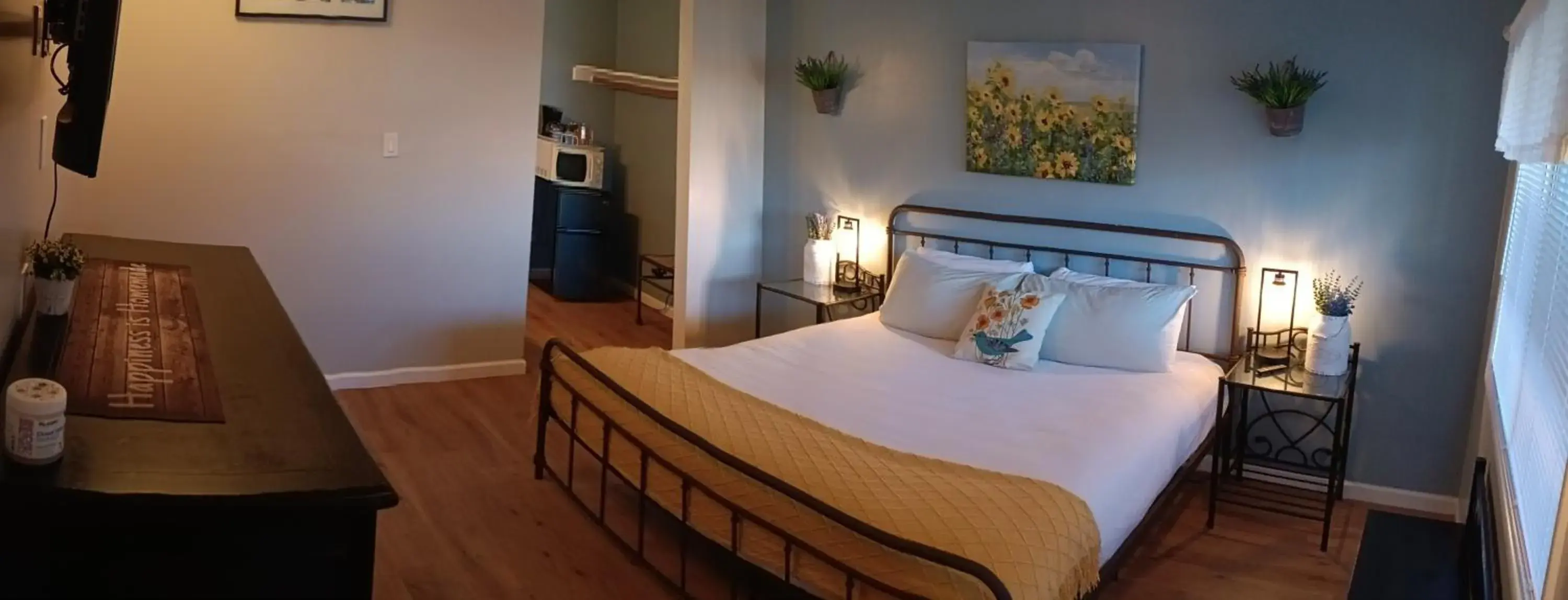 Bed in El Rancho Motel Bed in El Rancho Motel