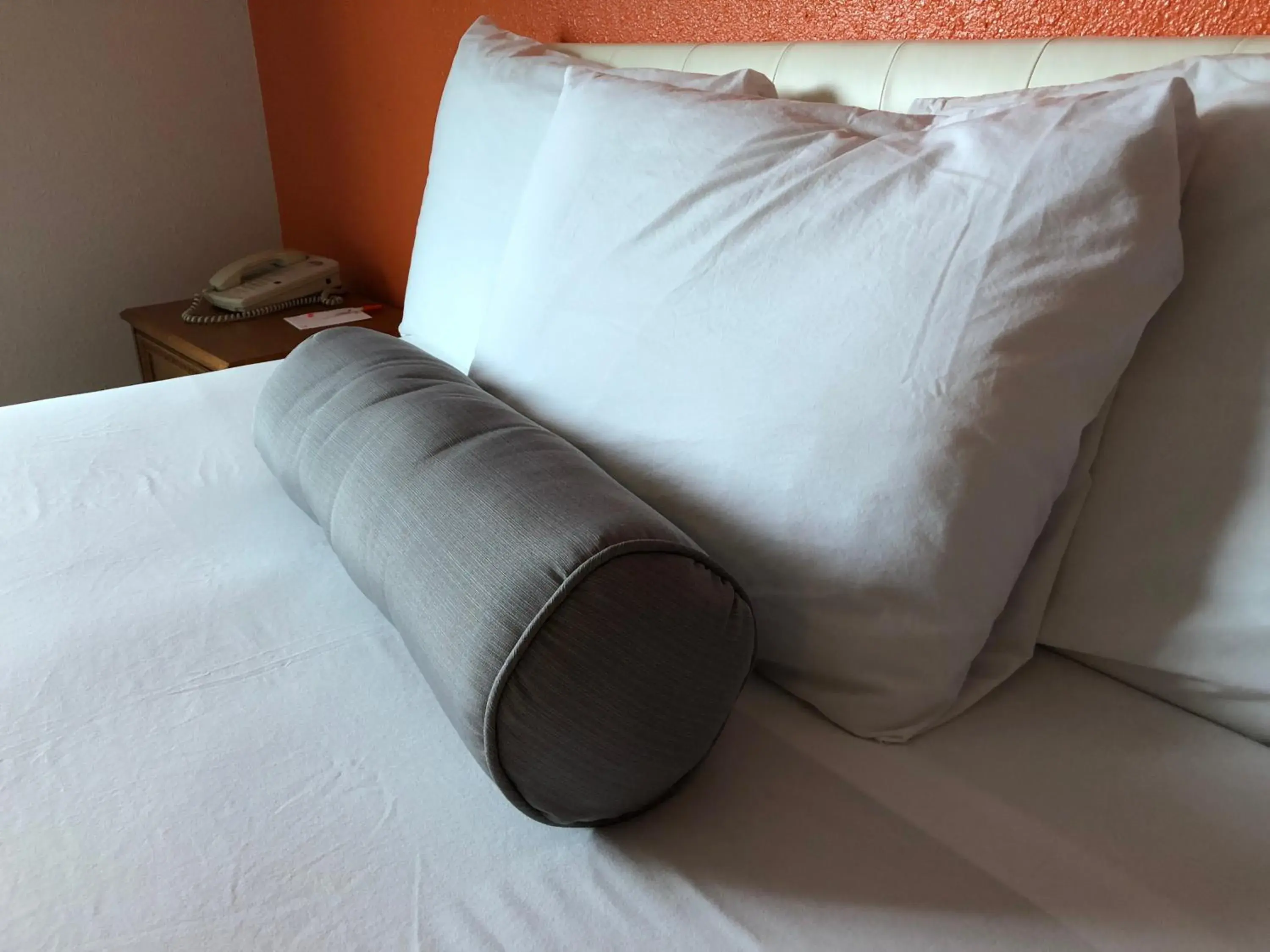 Deluxe Queen Room - Disability Access - Non-Smoking in Howard Johnson by Wyndham Salem Deluxe Queen Room - Disability Access - Non-Smoking in Howard Johnson by Wyndham Salem