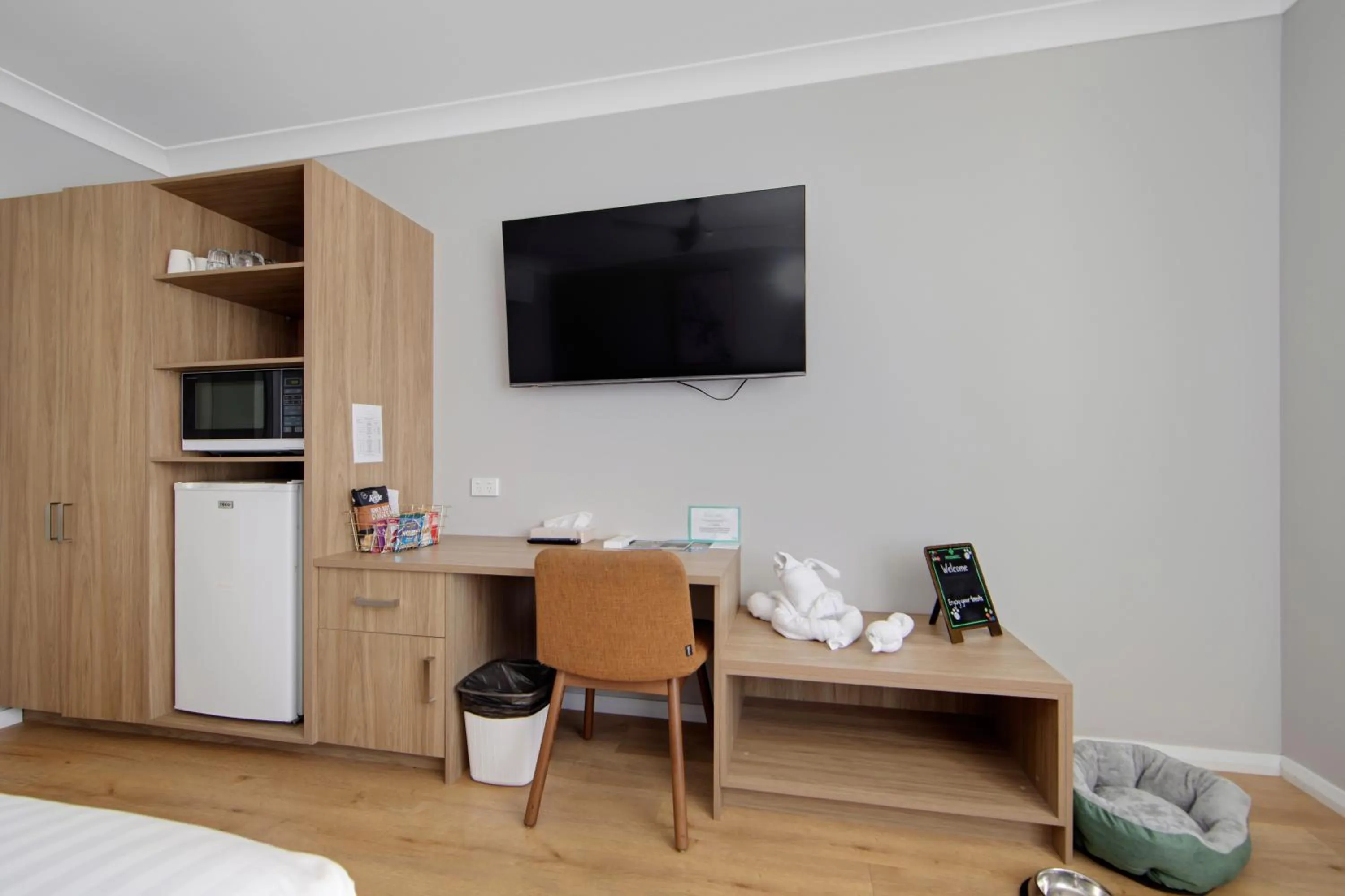 TV and multimedia in Hive Hotel, Moruya