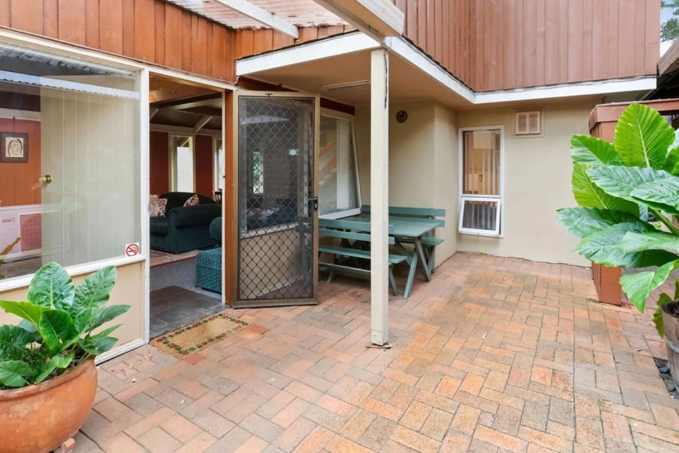 Inner courtyard view in Clarendon Chalets