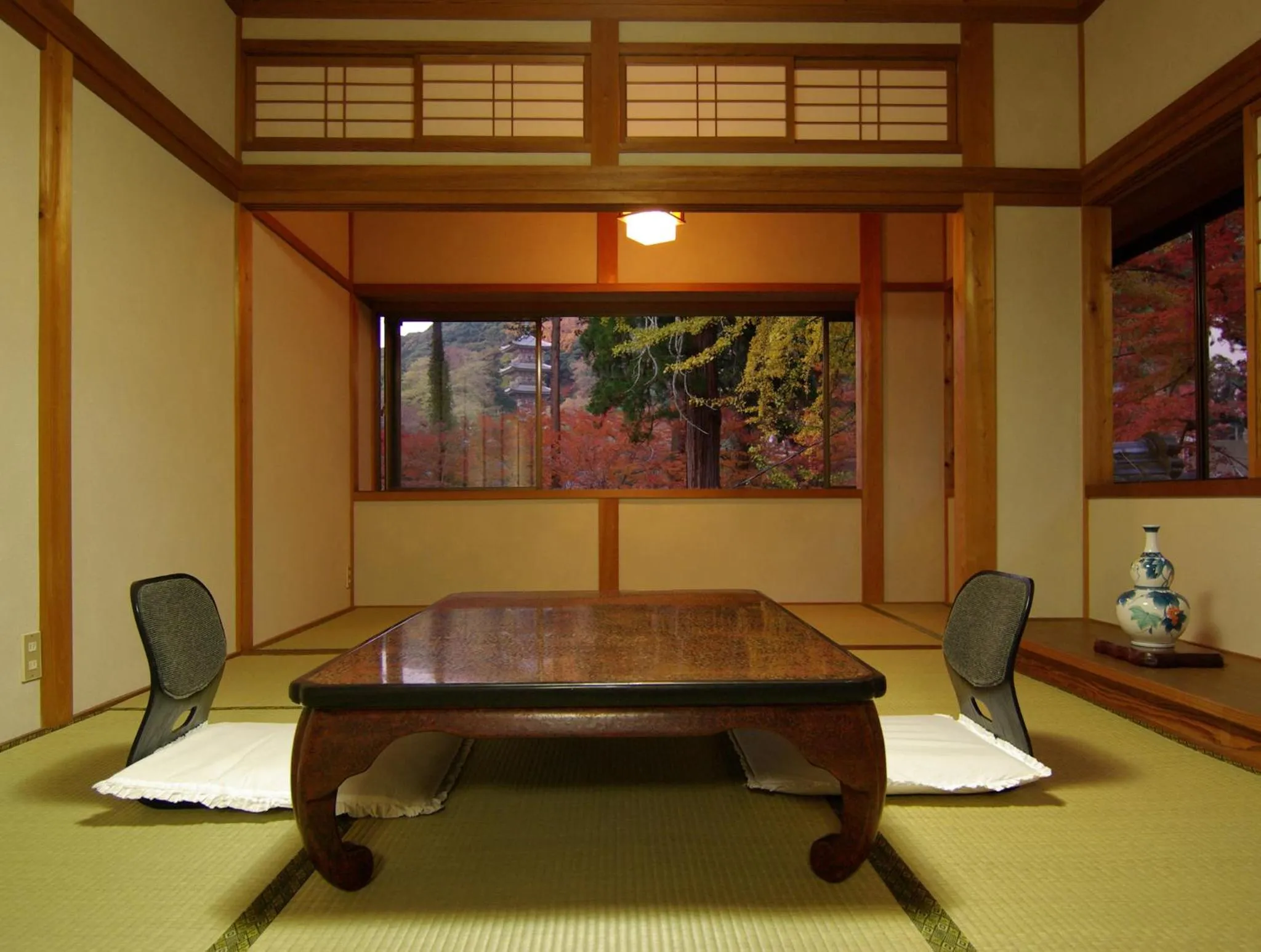 Photo of the whole room in Ryokan Koyokan